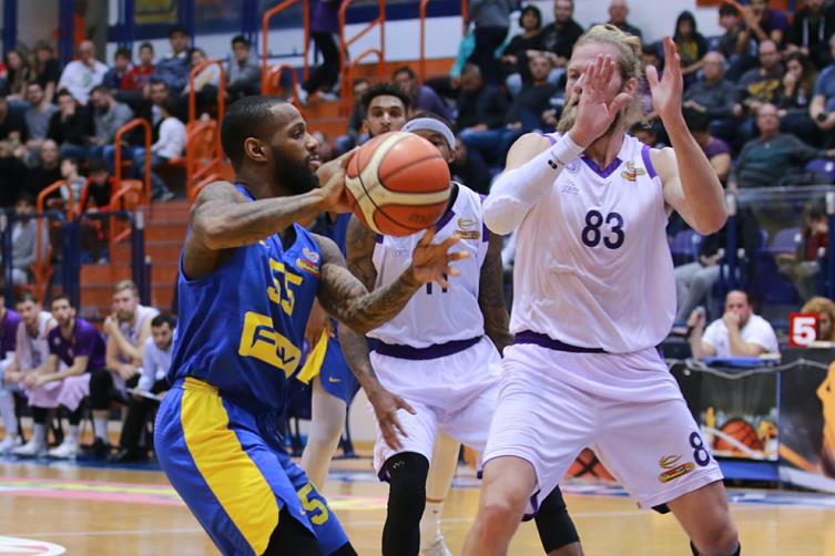 און פייר: ג'קסון החזיר את הצהובים לתלם