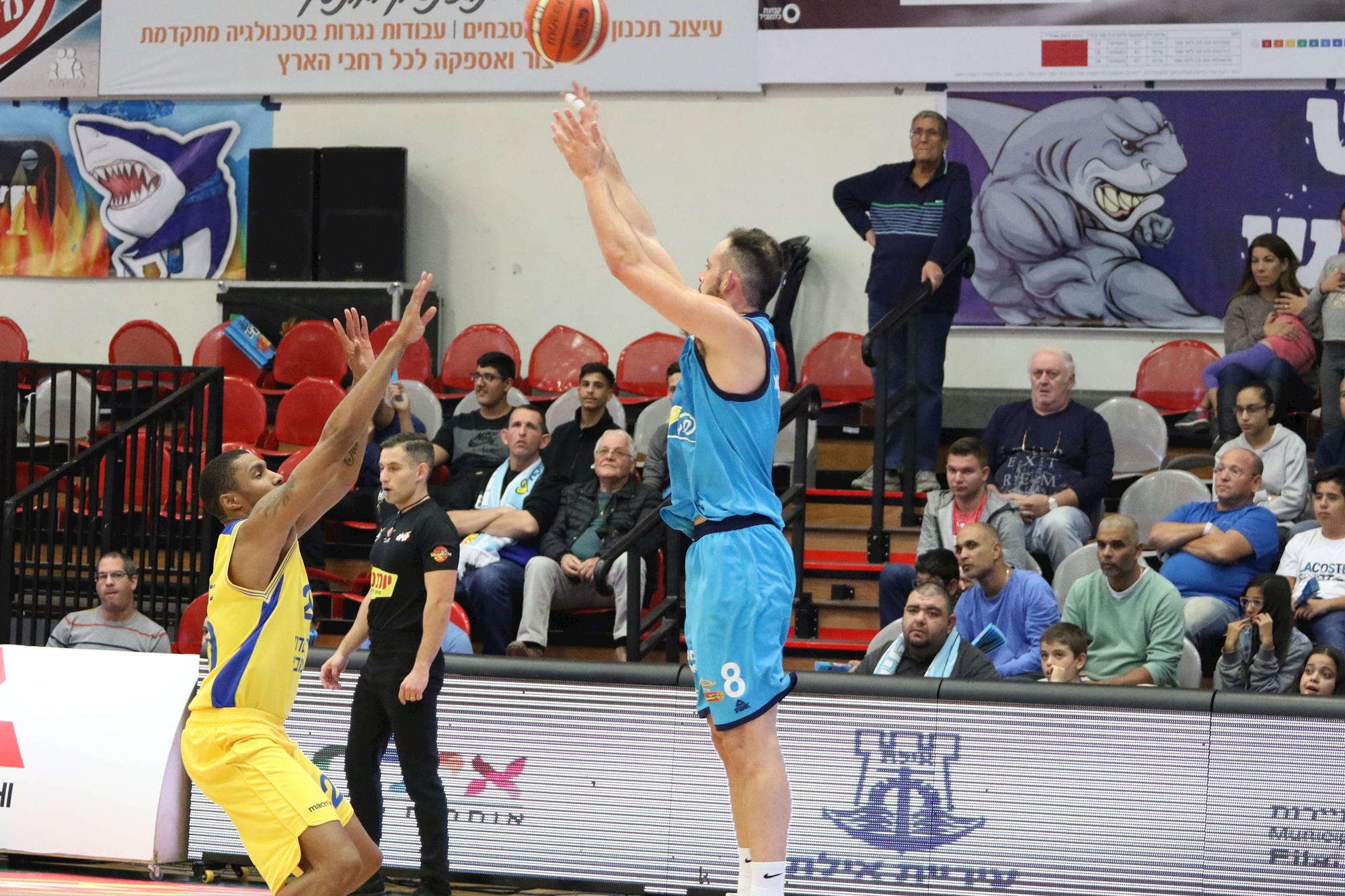 צפו: חמש שלשות לעמית שמחון