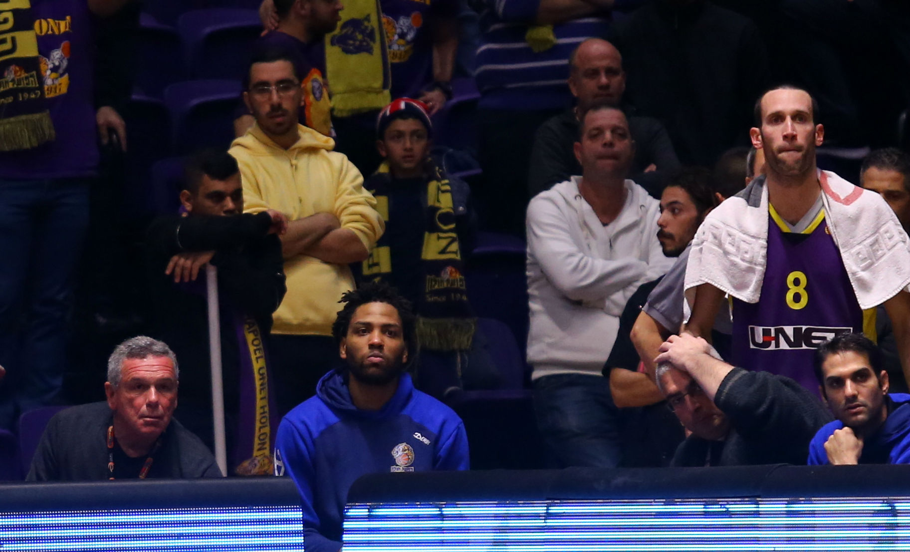 מכה לסגולים: קאליף ווייאט גמר את העונה