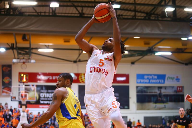 צפו: הקאמבק של קאליף ווייאט