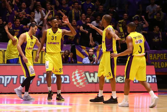 שחקן חודש אפריל: ג'יימס בל