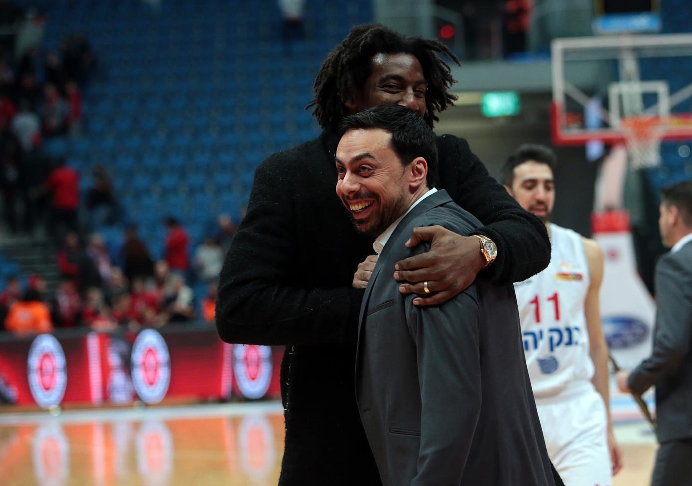 "גאה בשחקנים שהגיבו ברבע שלישי מצוין"