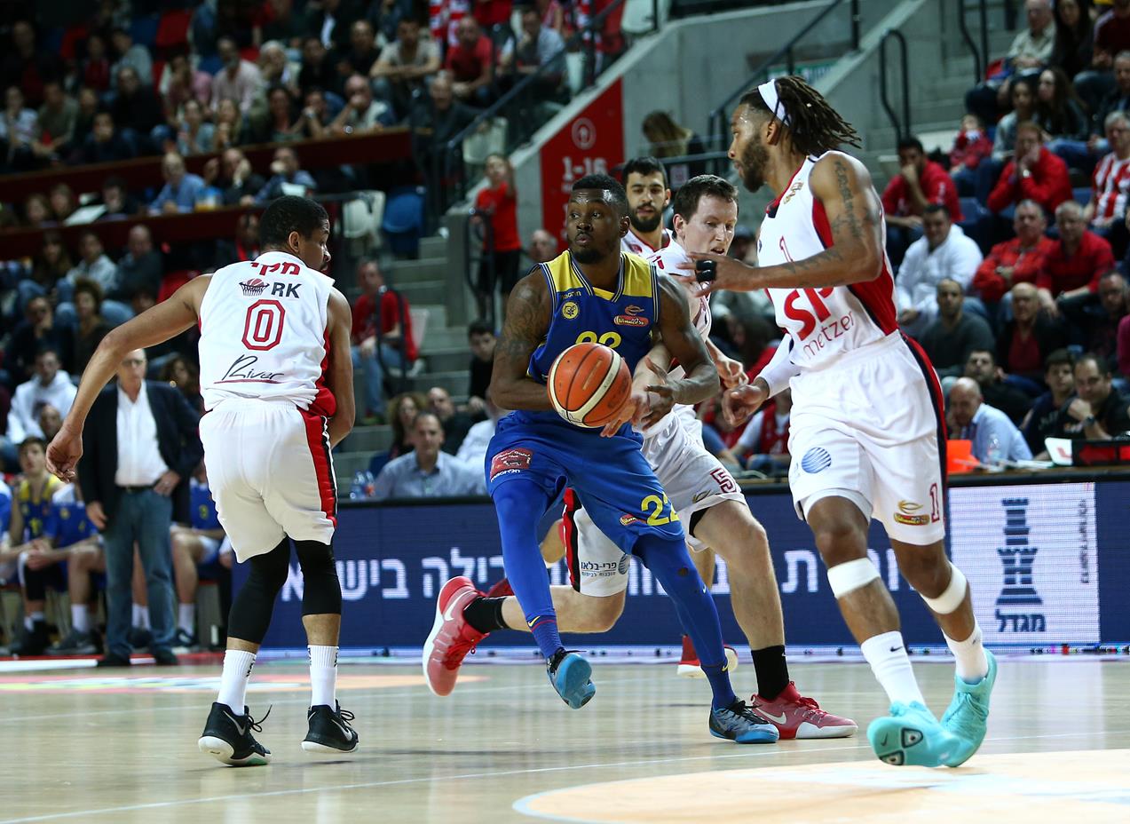 חיזוק מרשים לאדומים: הנרי בהפועל ת"א