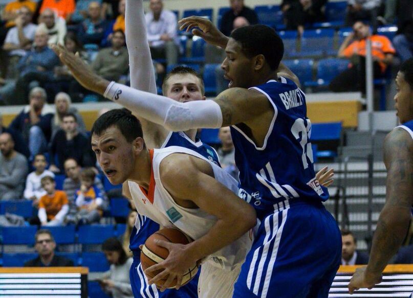 ליגת האלופות: הפסד בית כואב לכתומים