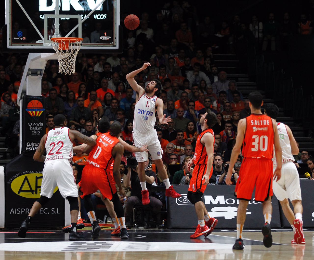 יורוקאפ: האדומים הודחו בחצי הגמר