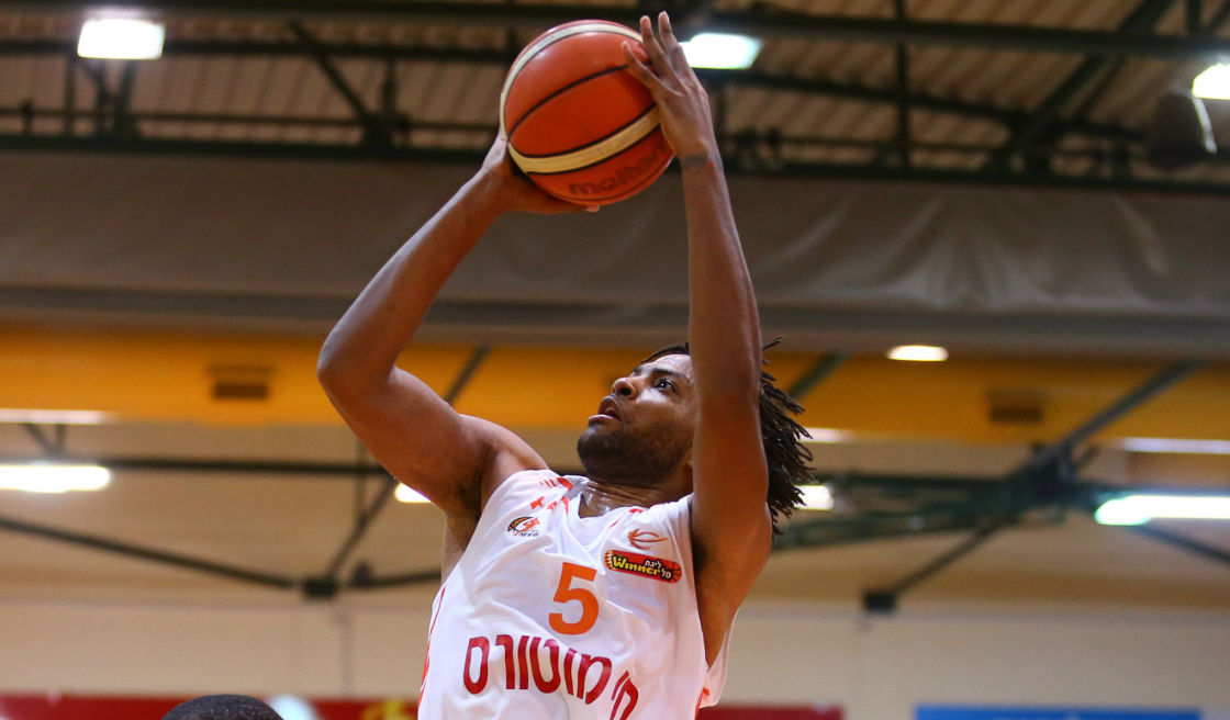 מצטיין המחזור ה-18: קאליף ווייאט