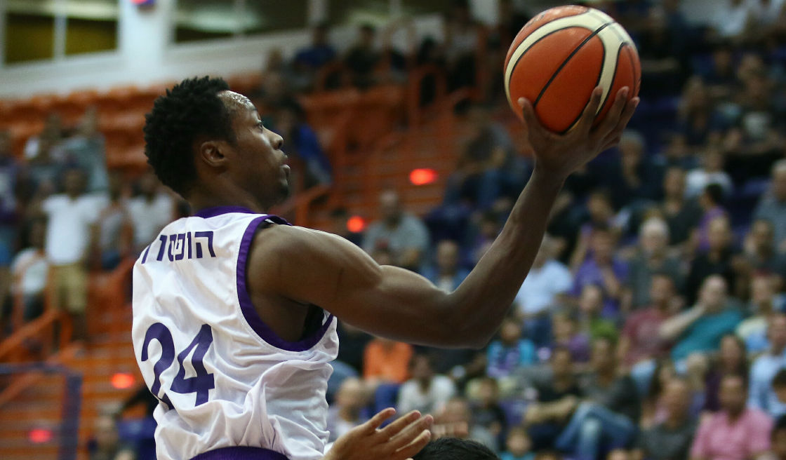 עם הבאזר: סקוטי הופסון ניצח את האקסית