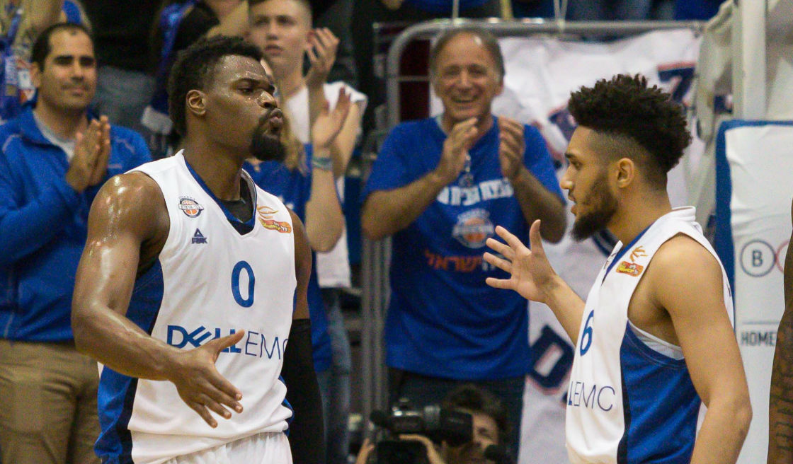 די.ג'יי שארפ ישחק בהרצליה ובכפ"ס