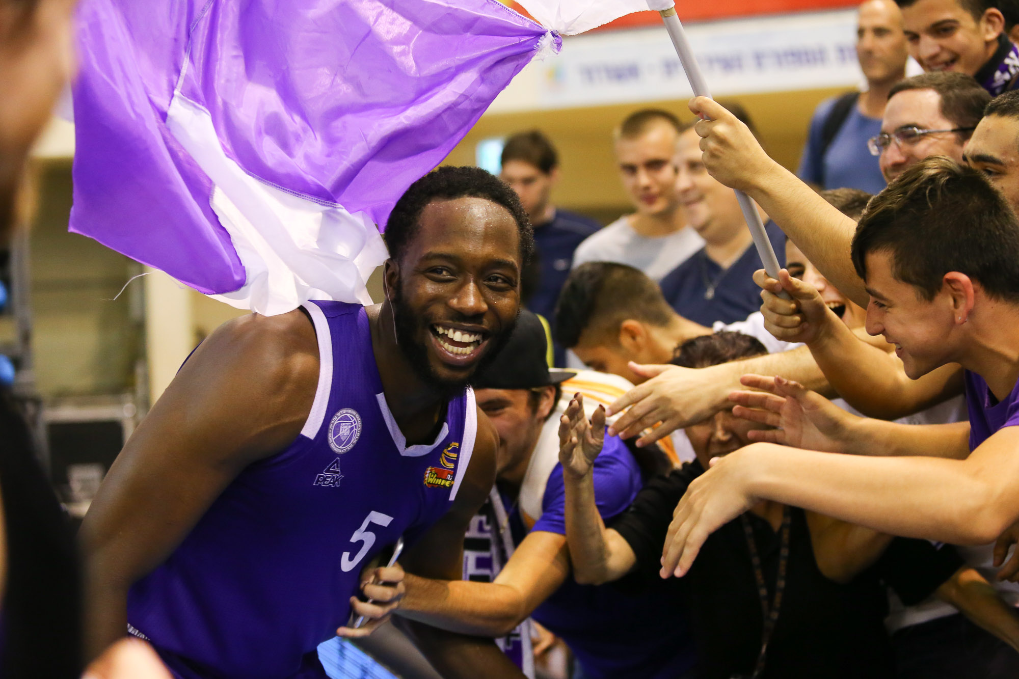 אלכס יאנג השאיר את עירוני נהריה בליגה