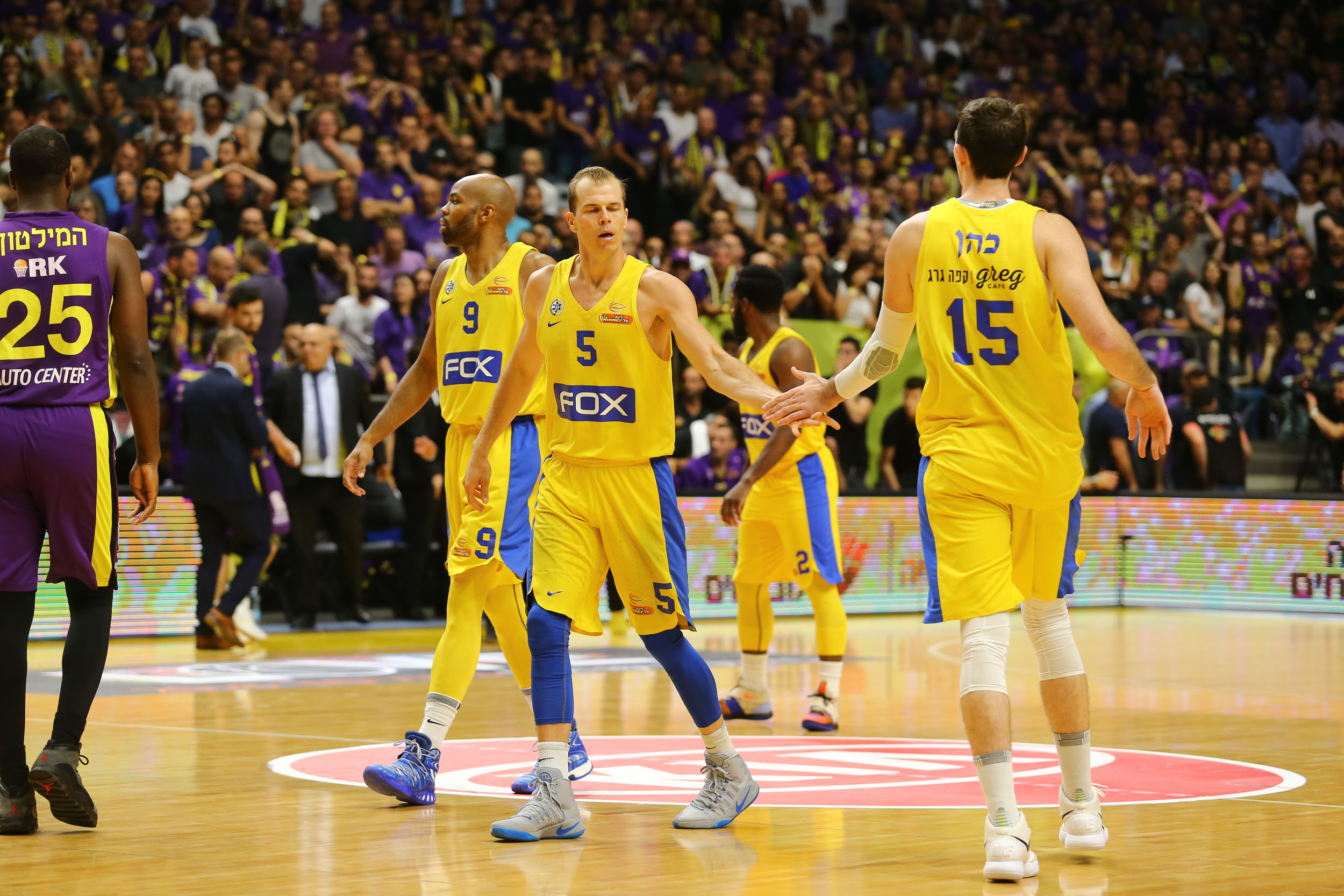 המשכיות אצל האלופה: מייקל רול נשאר