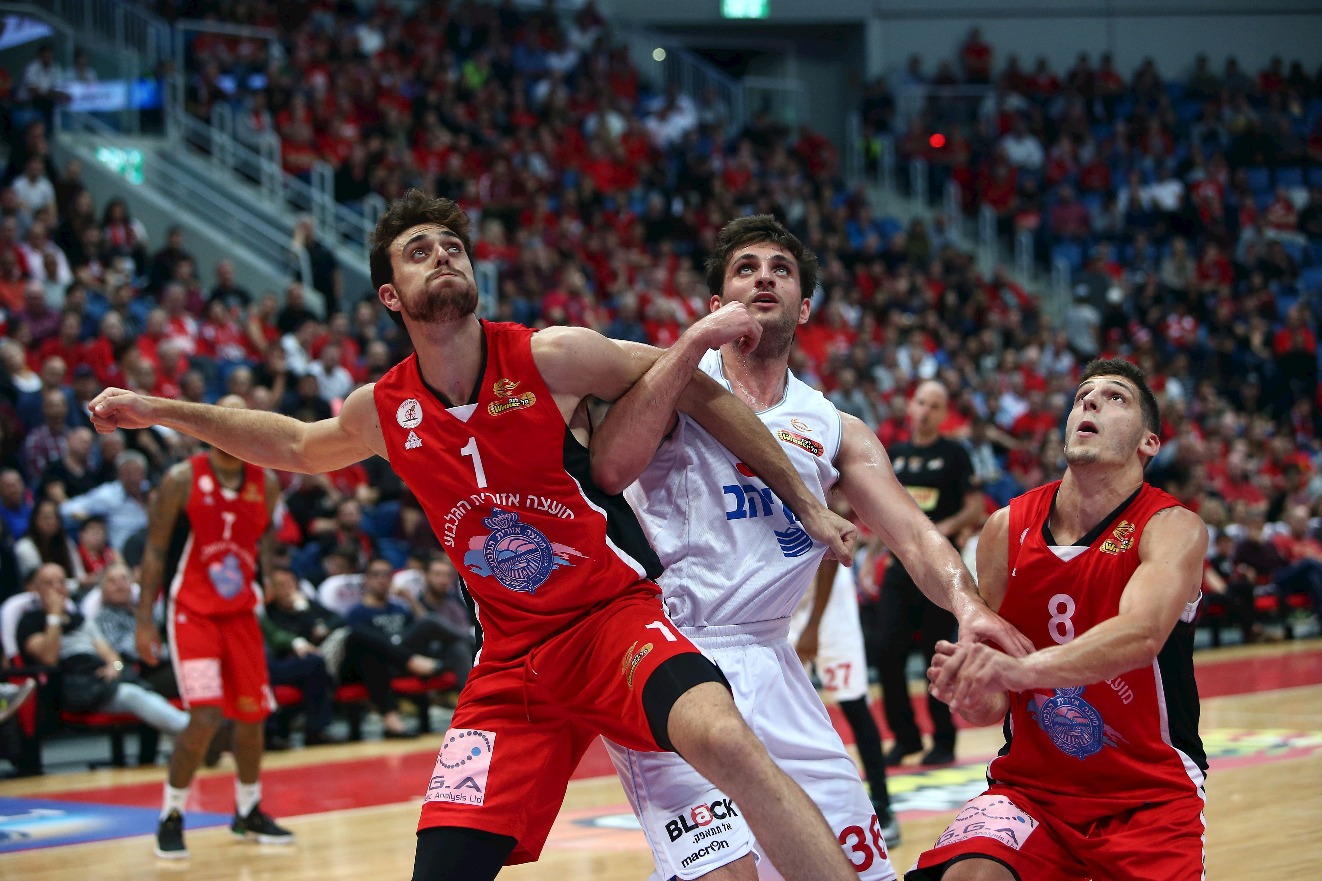 הערב: האלופה פותחת את מסע ההגנה