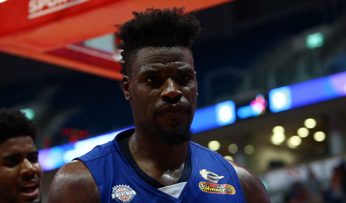 נשאר בשרון: ג'ף אדריאן חתם על חוזה חדש