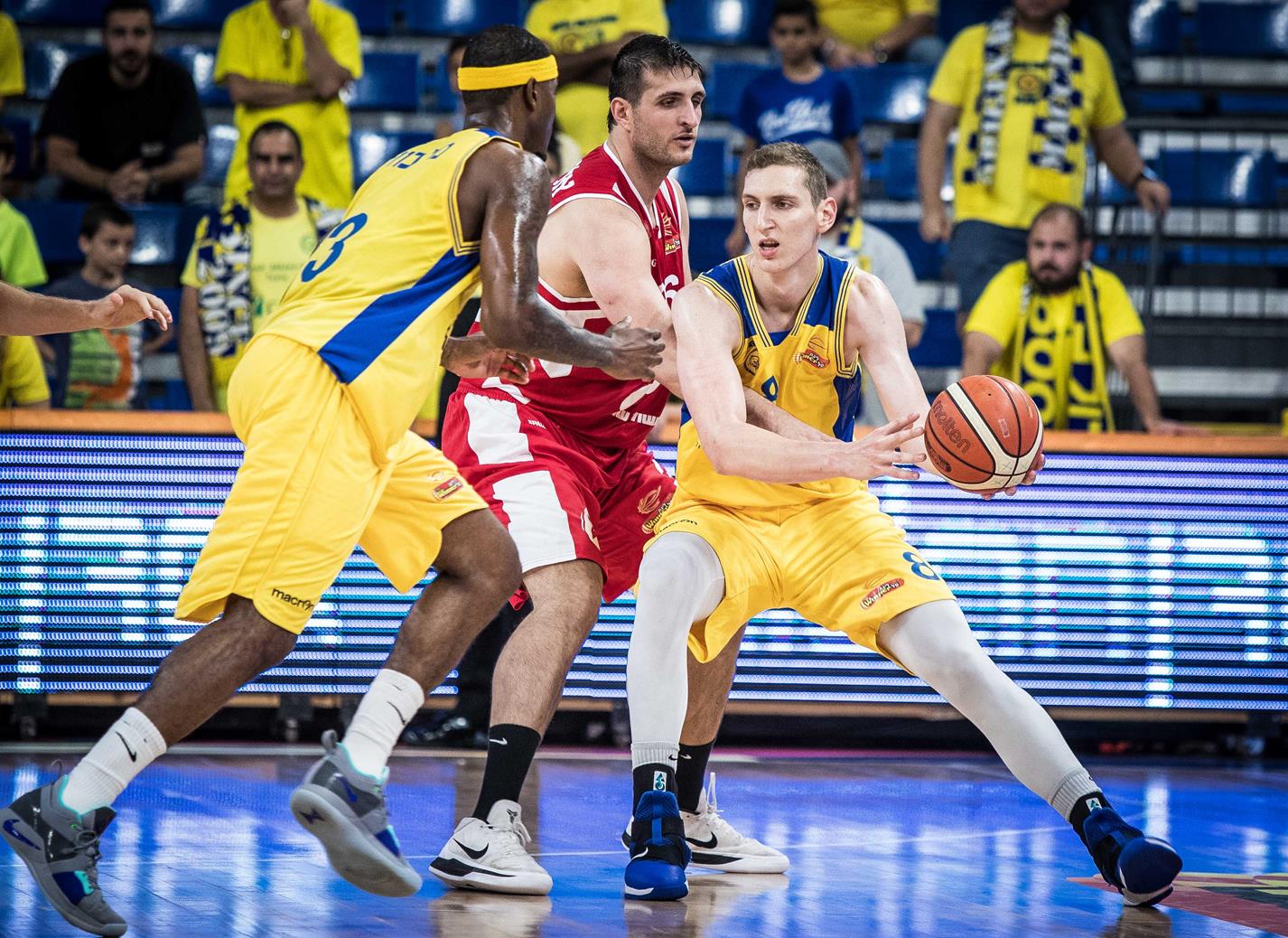 "יש עדיין מקום לסנטרים של פעם"