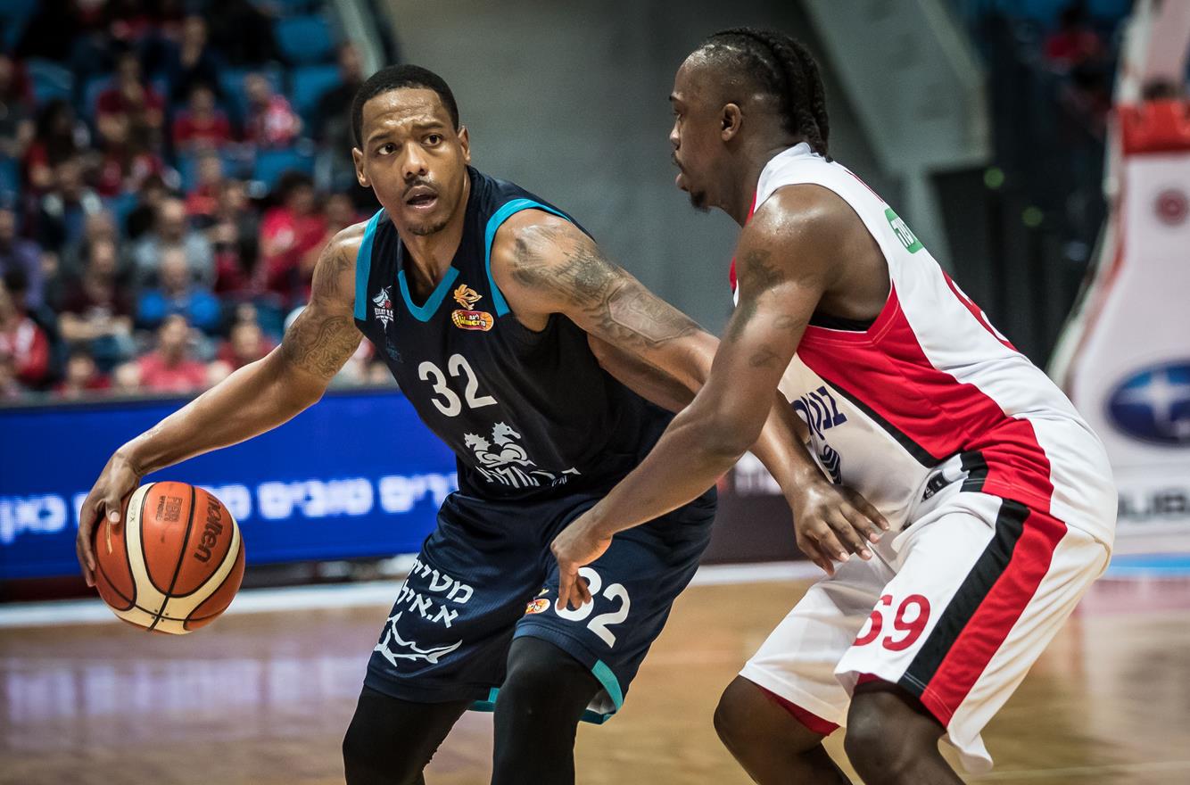 צפו: סמית' בראש המצעד השבועי