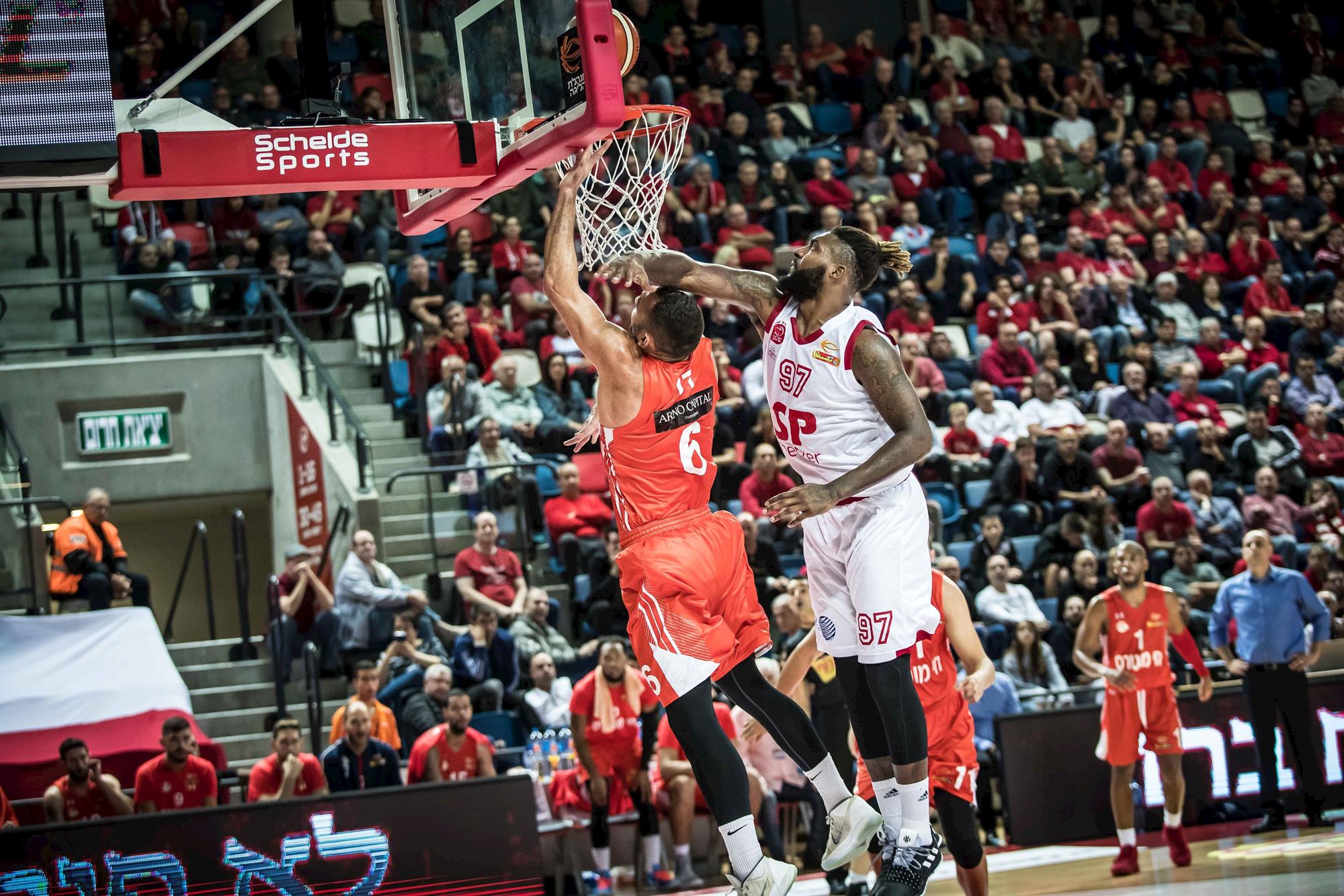 הערב: האדומים מת"א מגיעים ללב המושבה