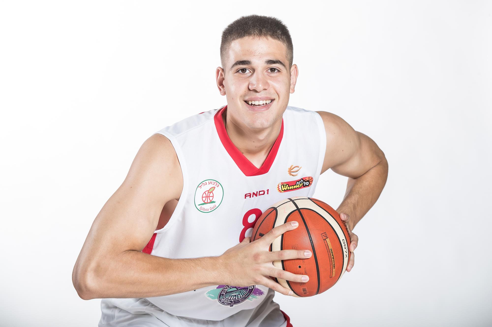 "רעבים להצליח עבור הקהילה שלנו"