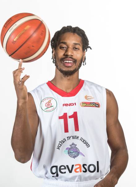 אייזיה קאזינס