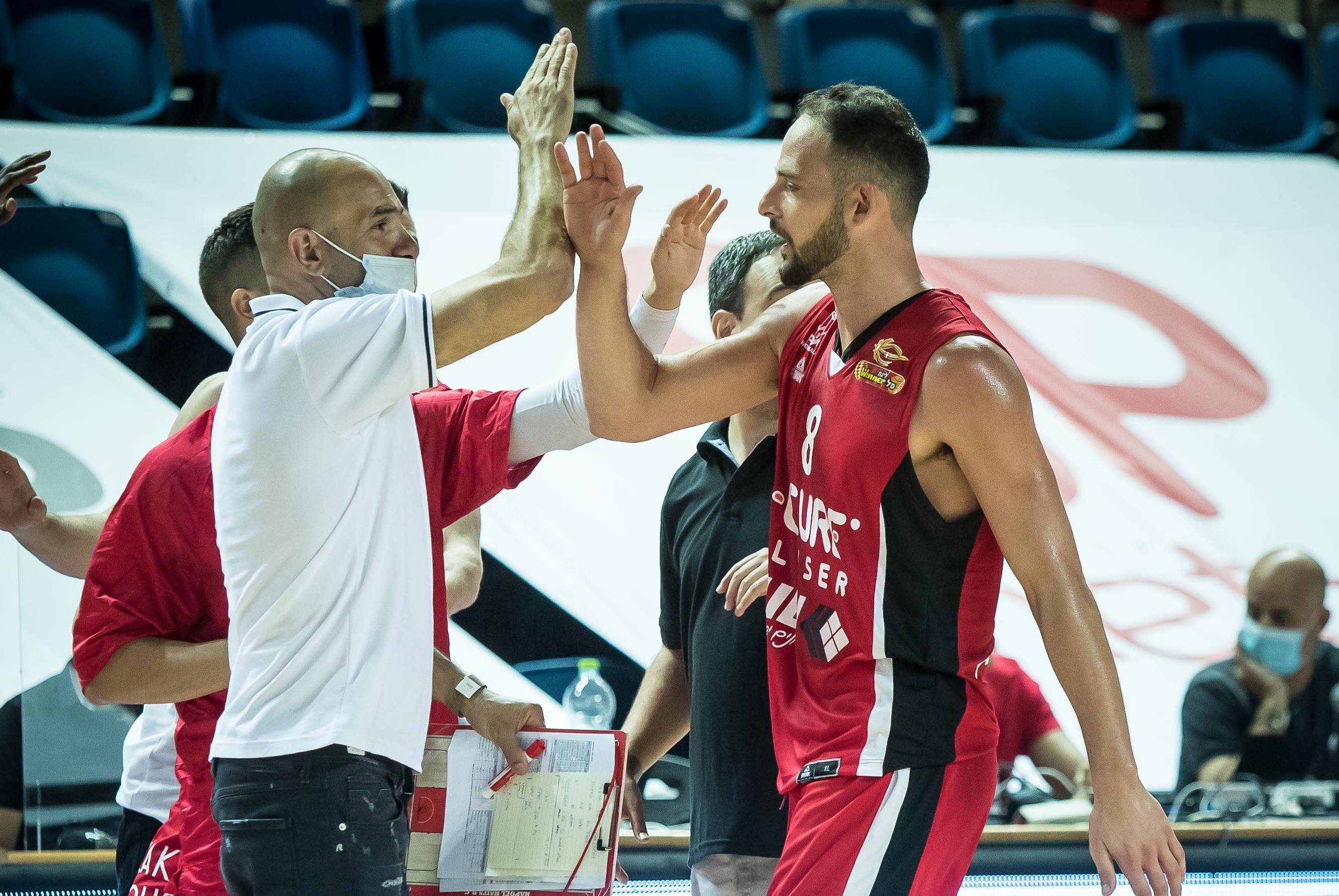 ניצחון בכורה להפועל חיפה בליגה הבלקנית