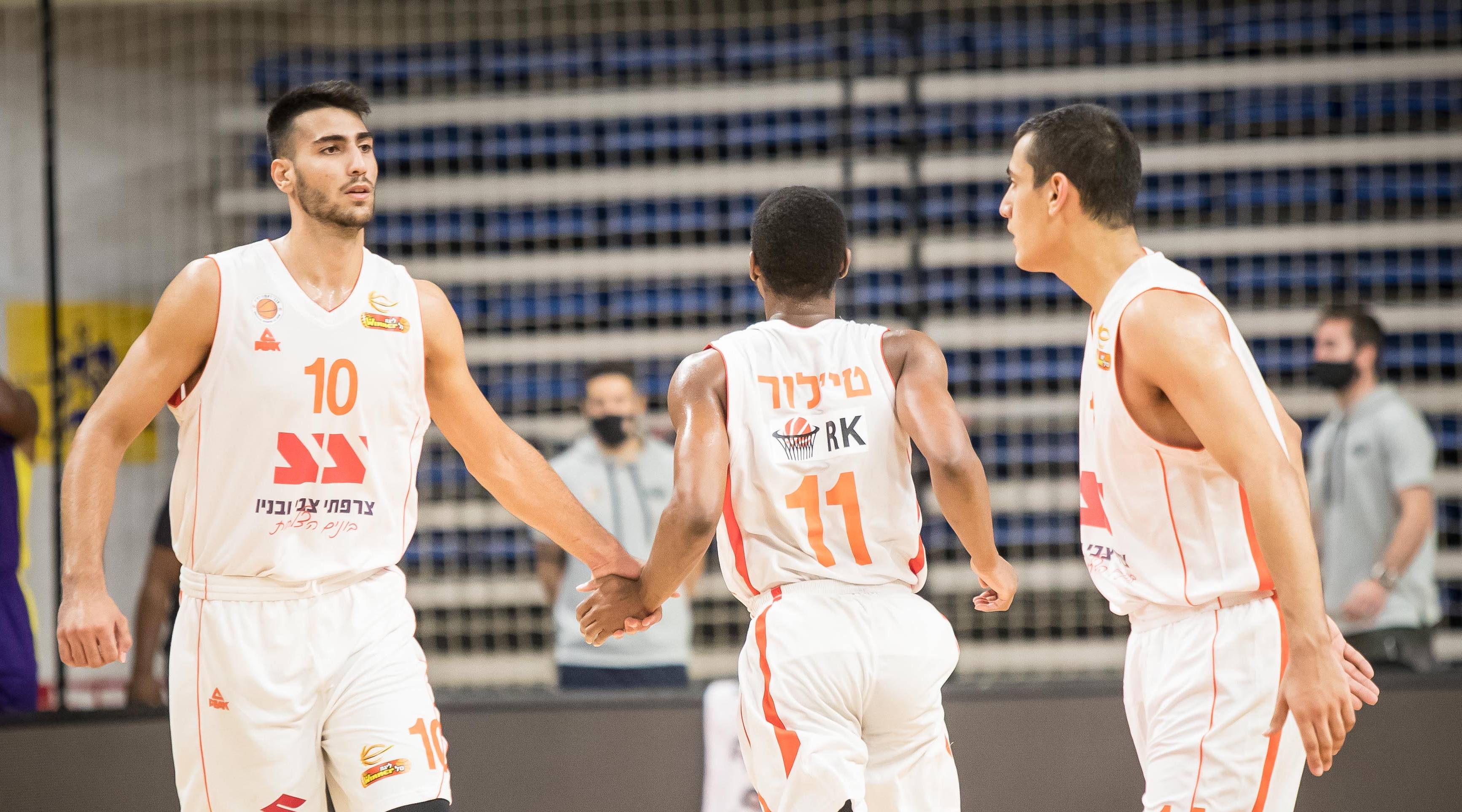 בדרכי נועם: ראשל"צ גברה על חולון