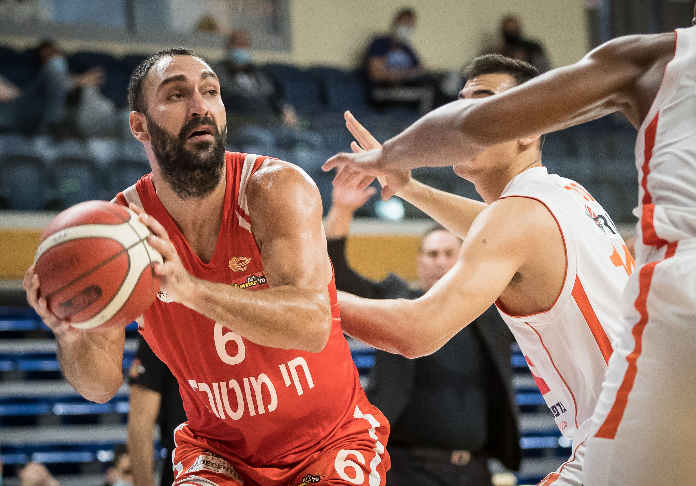 הערב: דרבי כתומות במגמות הפוכות