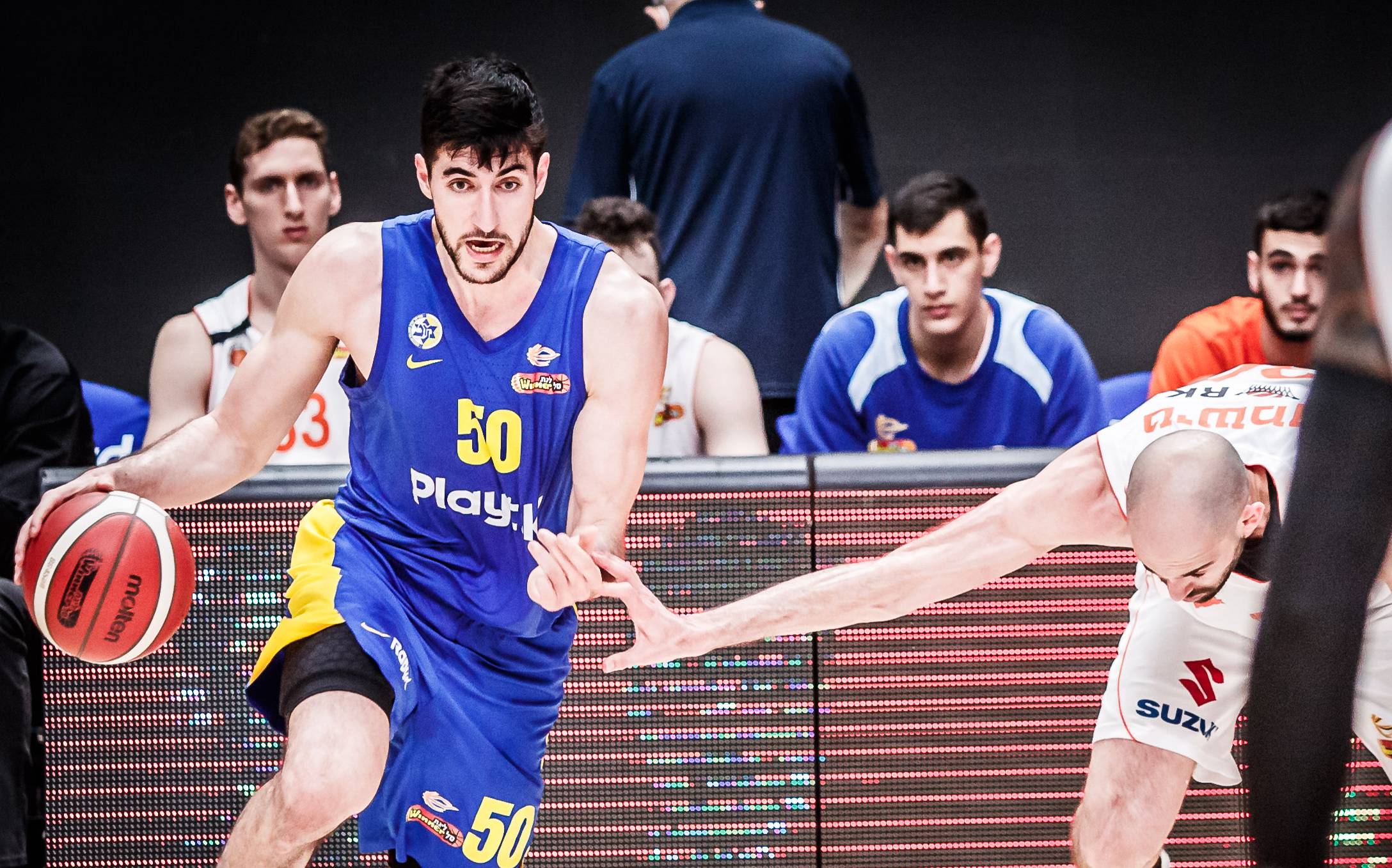 צפו: יובל זוסמן חימם את הידית