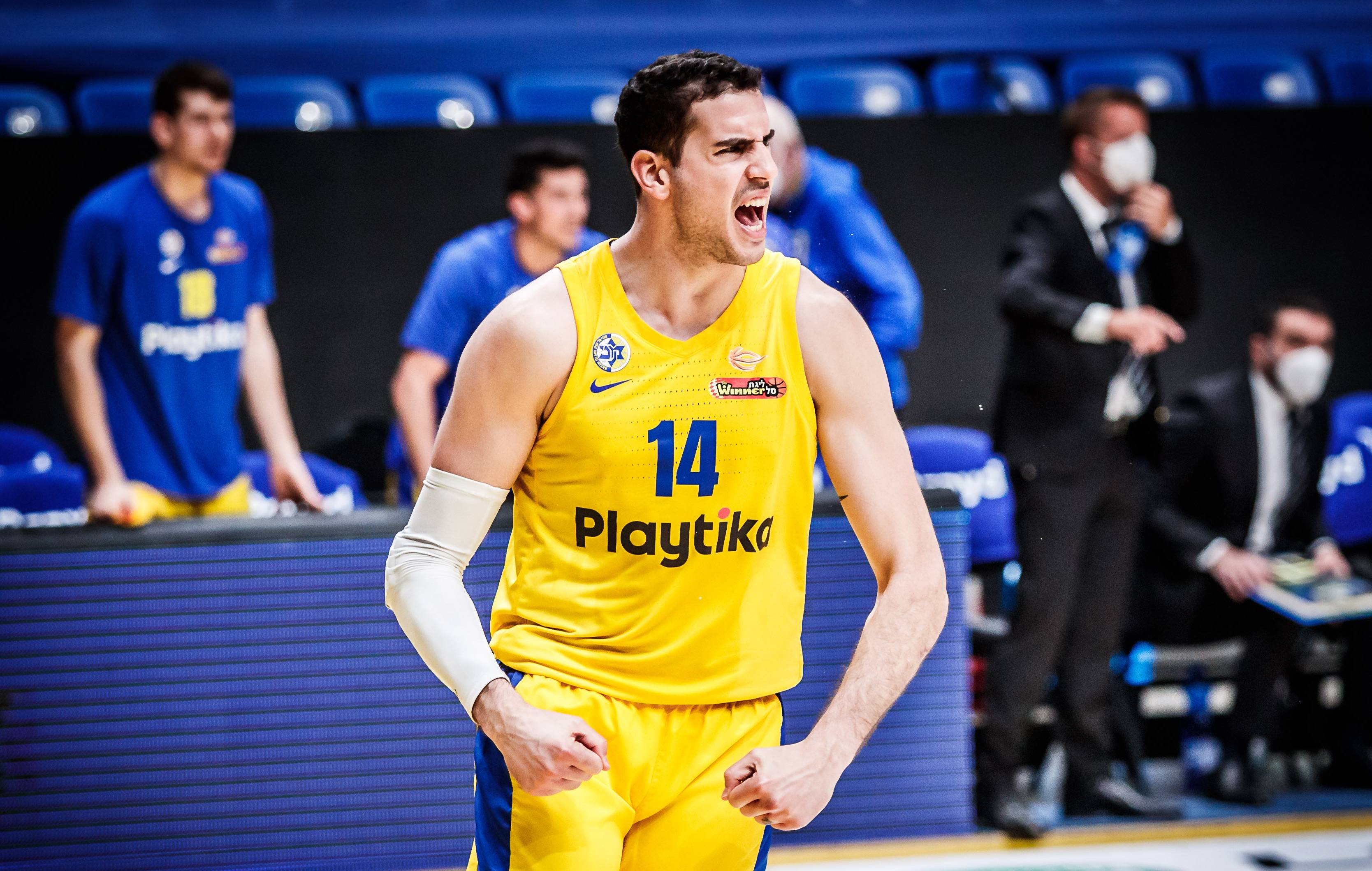 צפו: בלייזר שוב כיכב נגד הפועל חולון