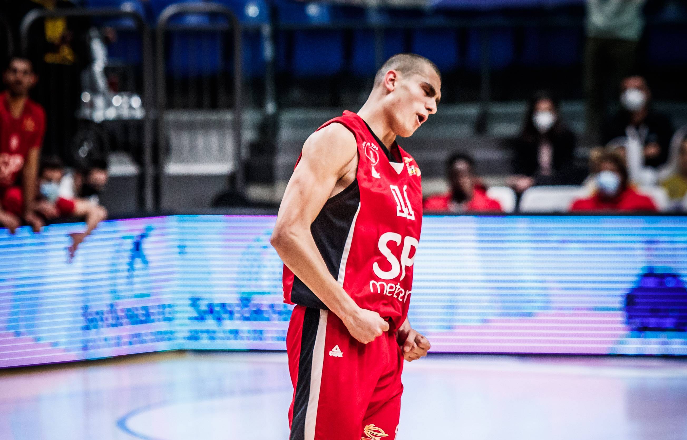 צפו: הופעה נהדרת לים מדר בדרבי