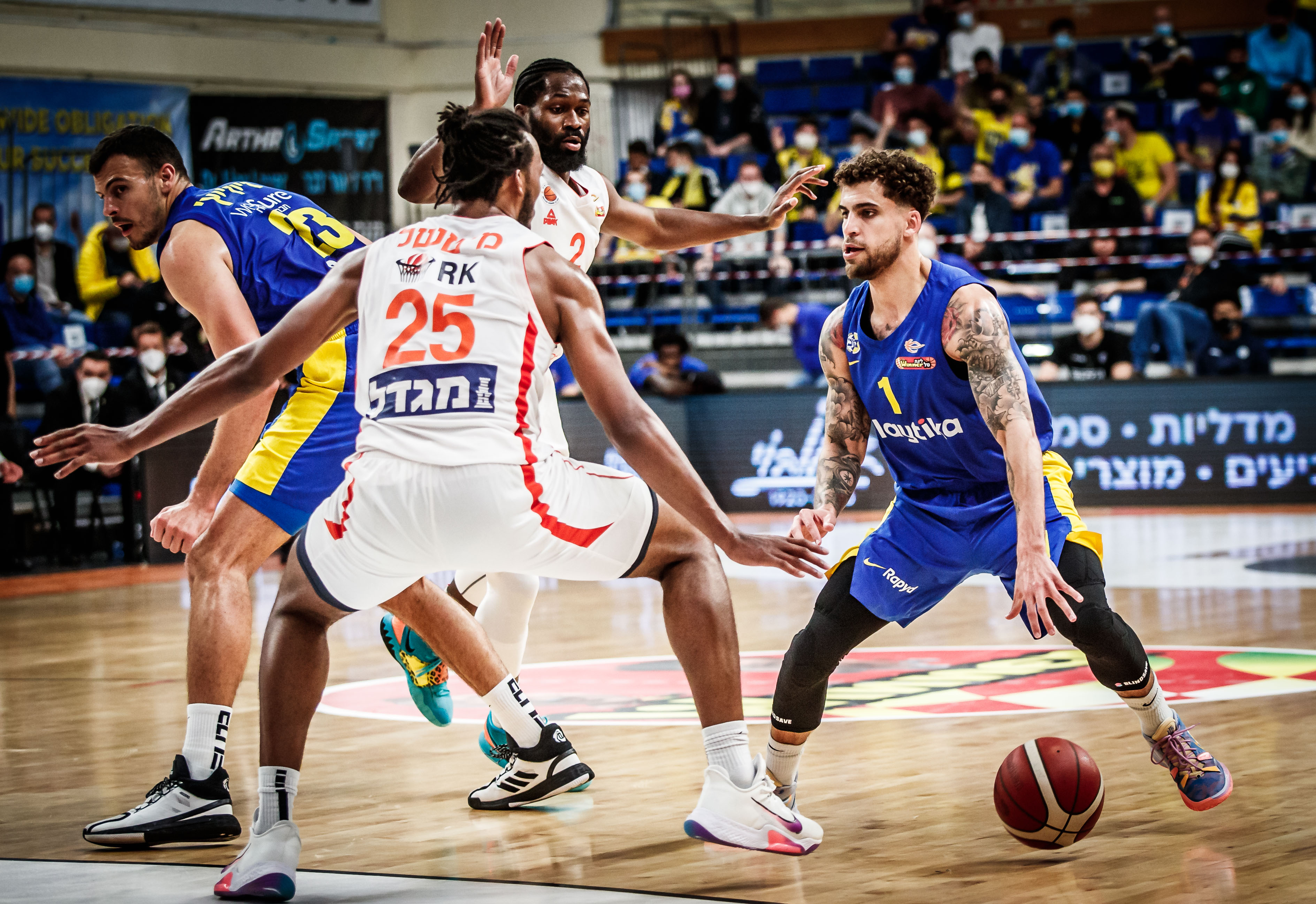 ניפגש במאי: האלופה ניצחה את סגניתה