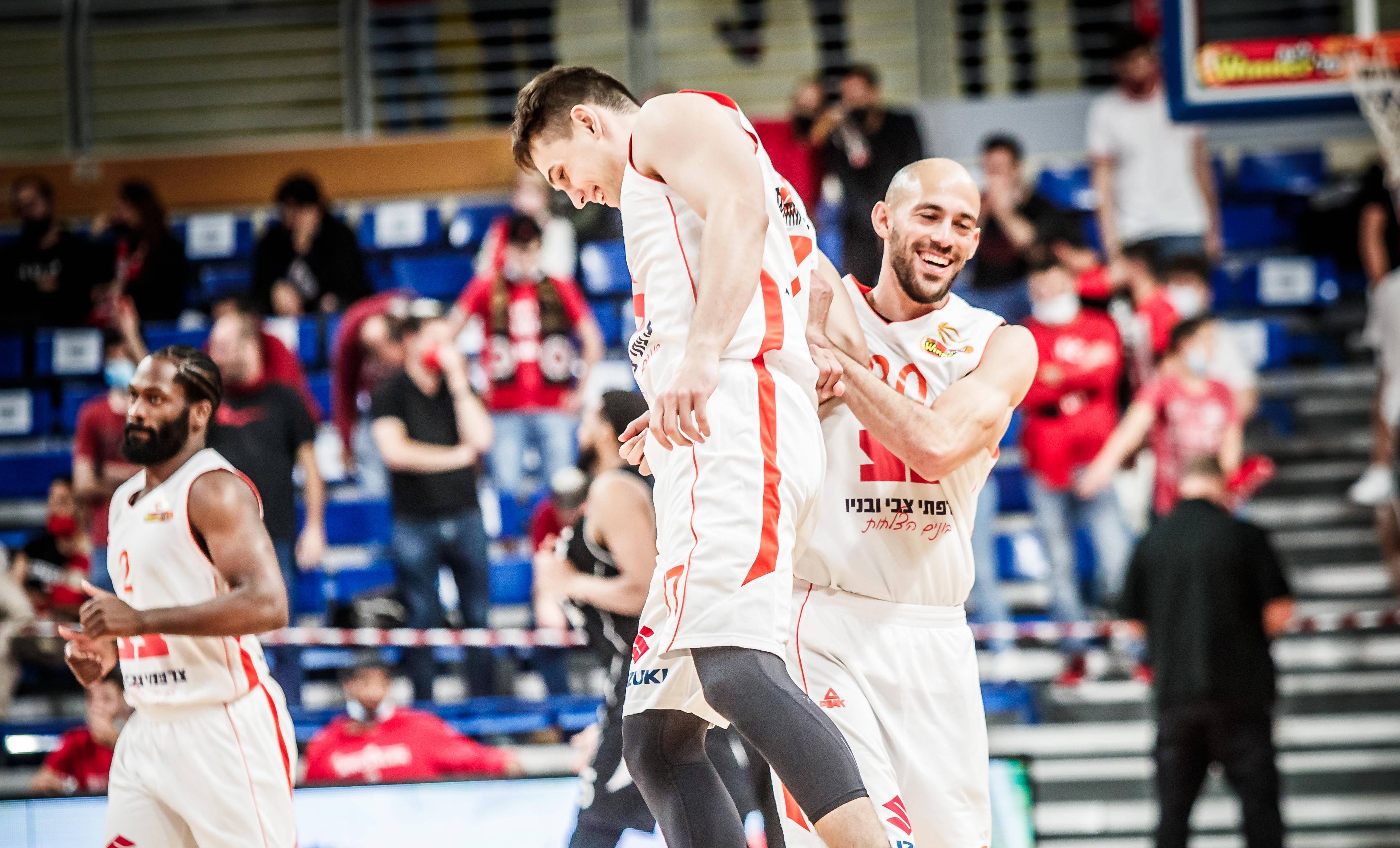 חגיגה בכתום: ראשל"צ חזרה למאזן חיובי