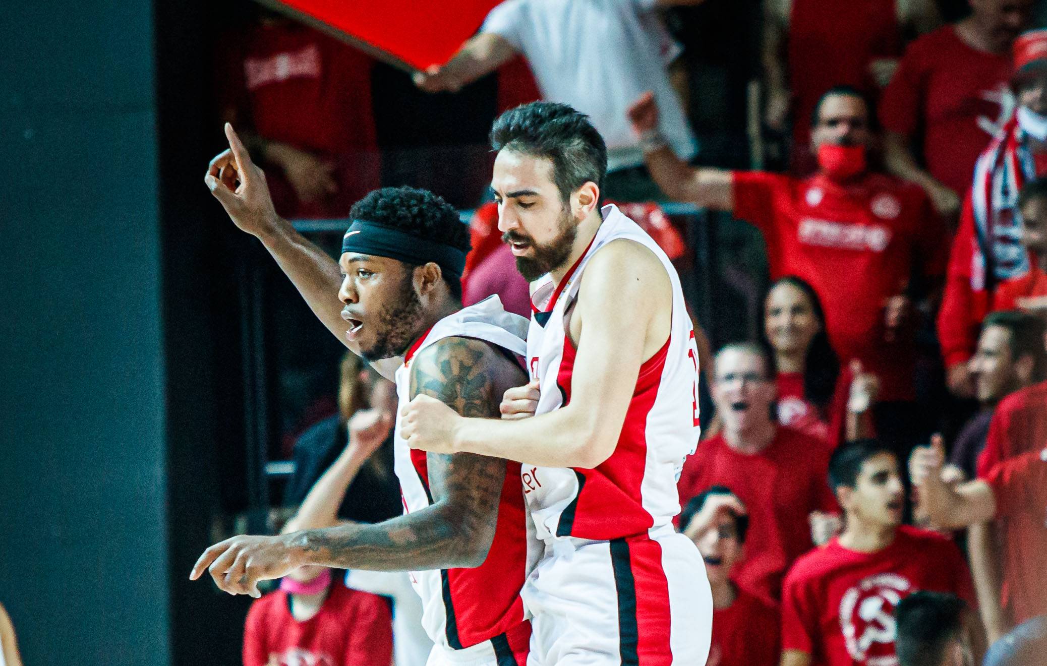 הפועל ת"א עשירית בתום משחק סוער