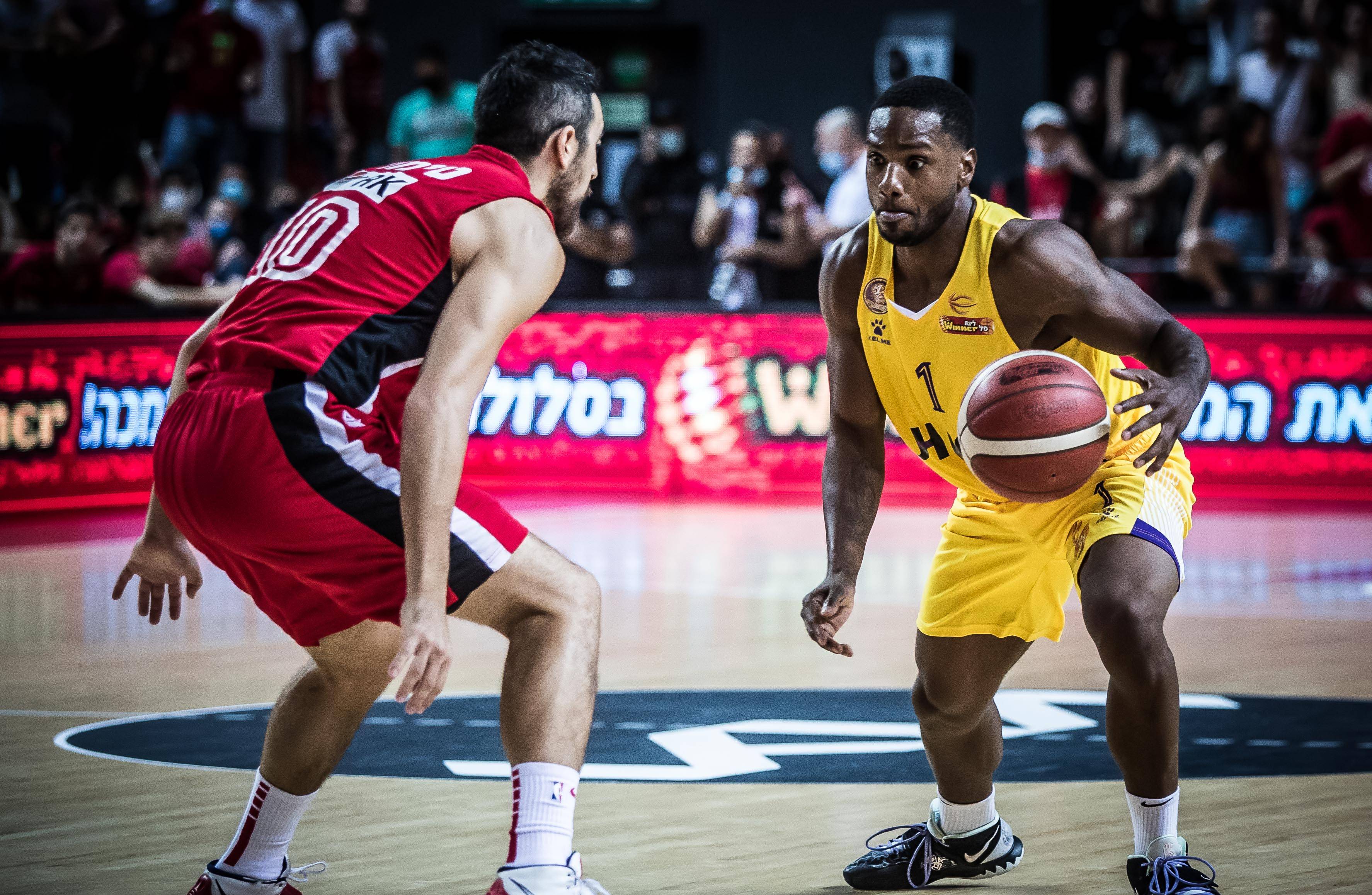 צפו: הצגת בכורה נהדרת לג'ו רגלנד