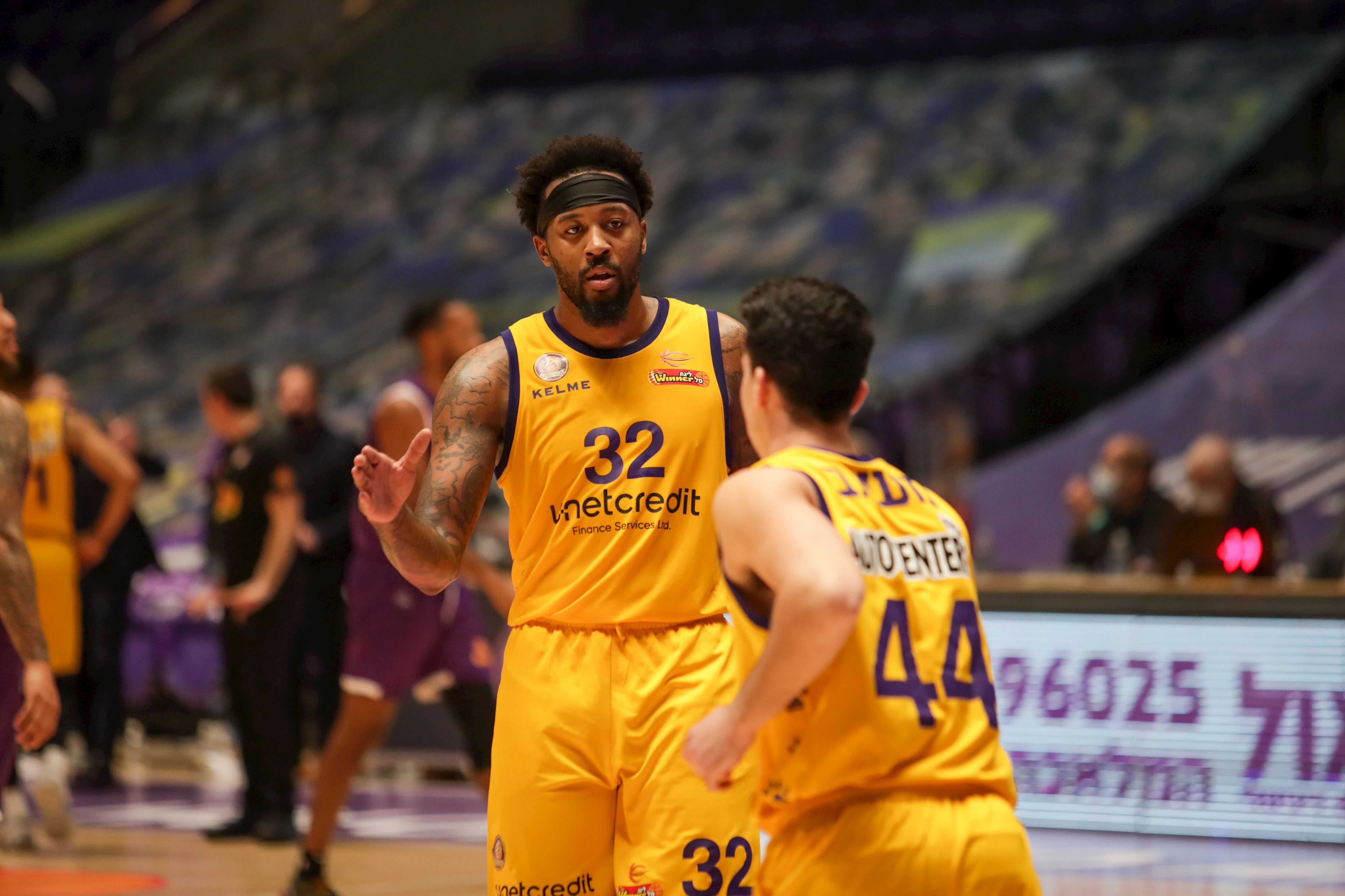 מיילס היי קלאב: חולון התאוששה מול נהריה