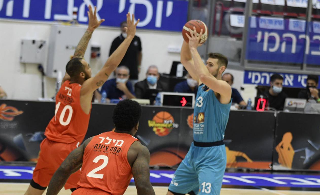 צפו: הצגה פנטסטית ודאבל-דאבל לבן קרטר