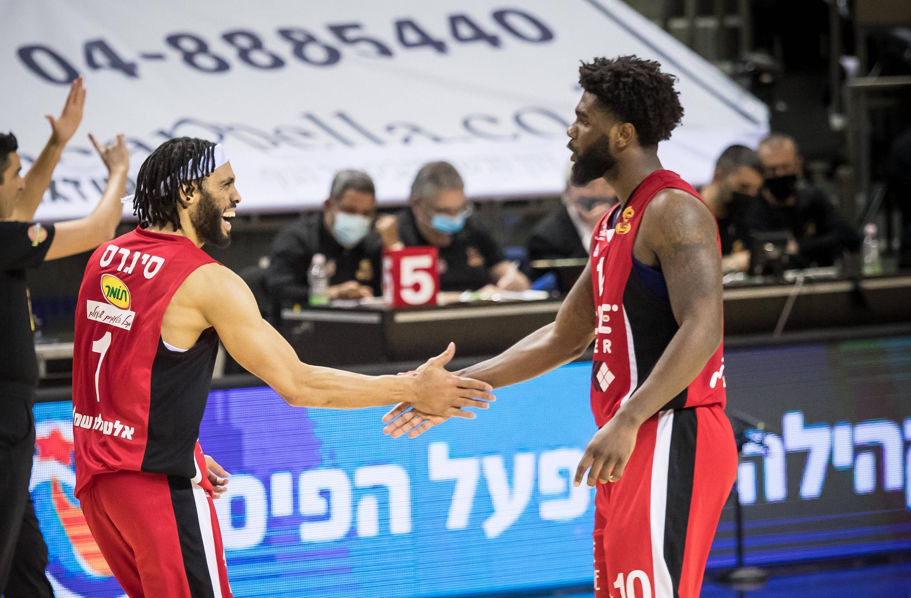 צפו: ג'ייסון סיגרס כיכב בניצחון בהארכה