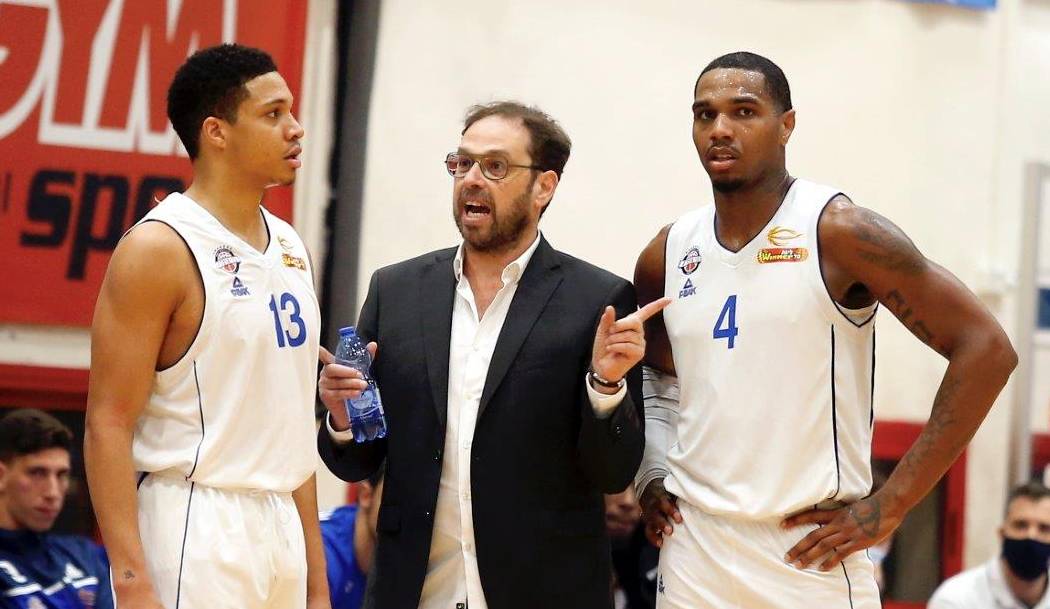 צפו: כמעט טריפל דאבל לקוטי קלארק