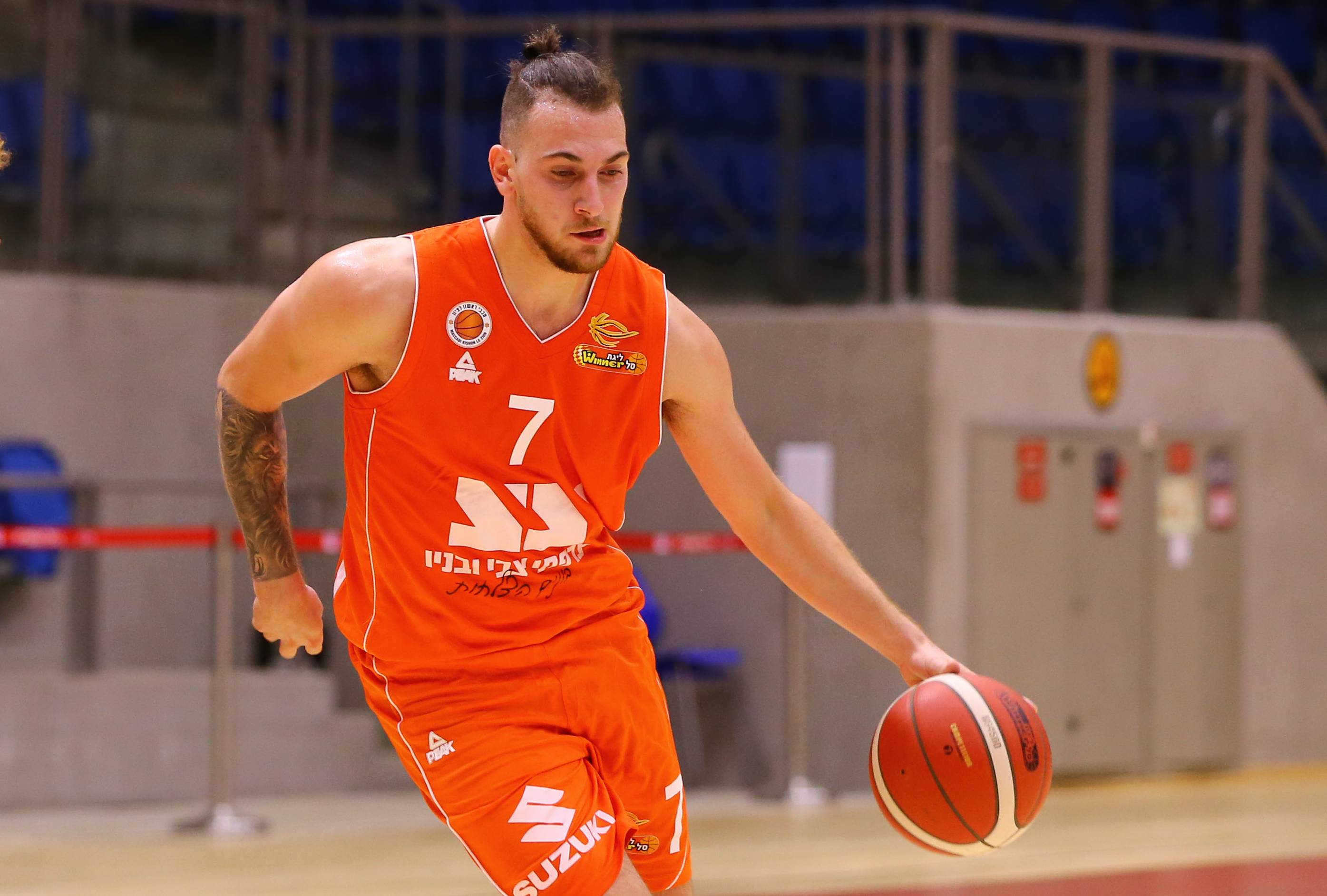 צפו: ערב קליעה היסטורי לגולן גוט