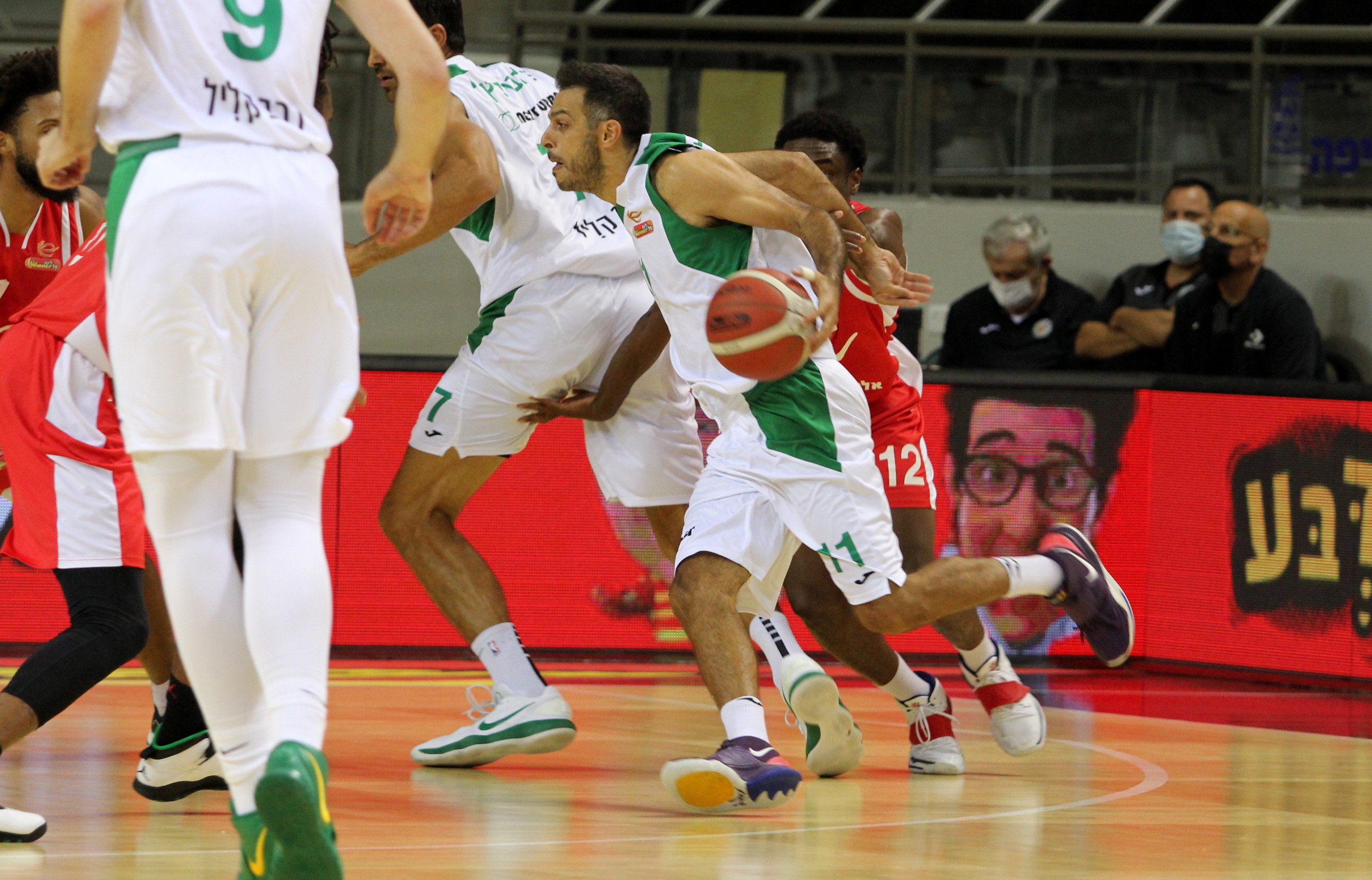 אבי בן שימול שוחרר ממכבי חיפה