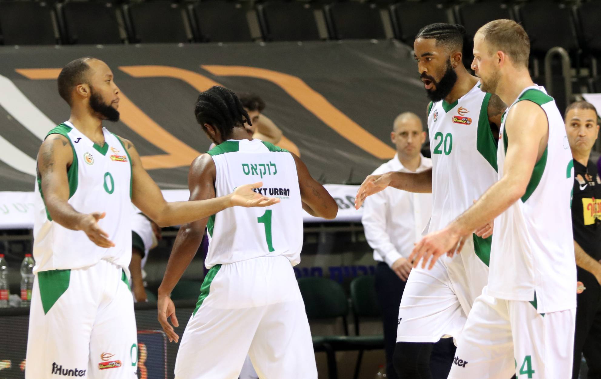 צפו: שלושה ירוקים עם דאבל-דאבל