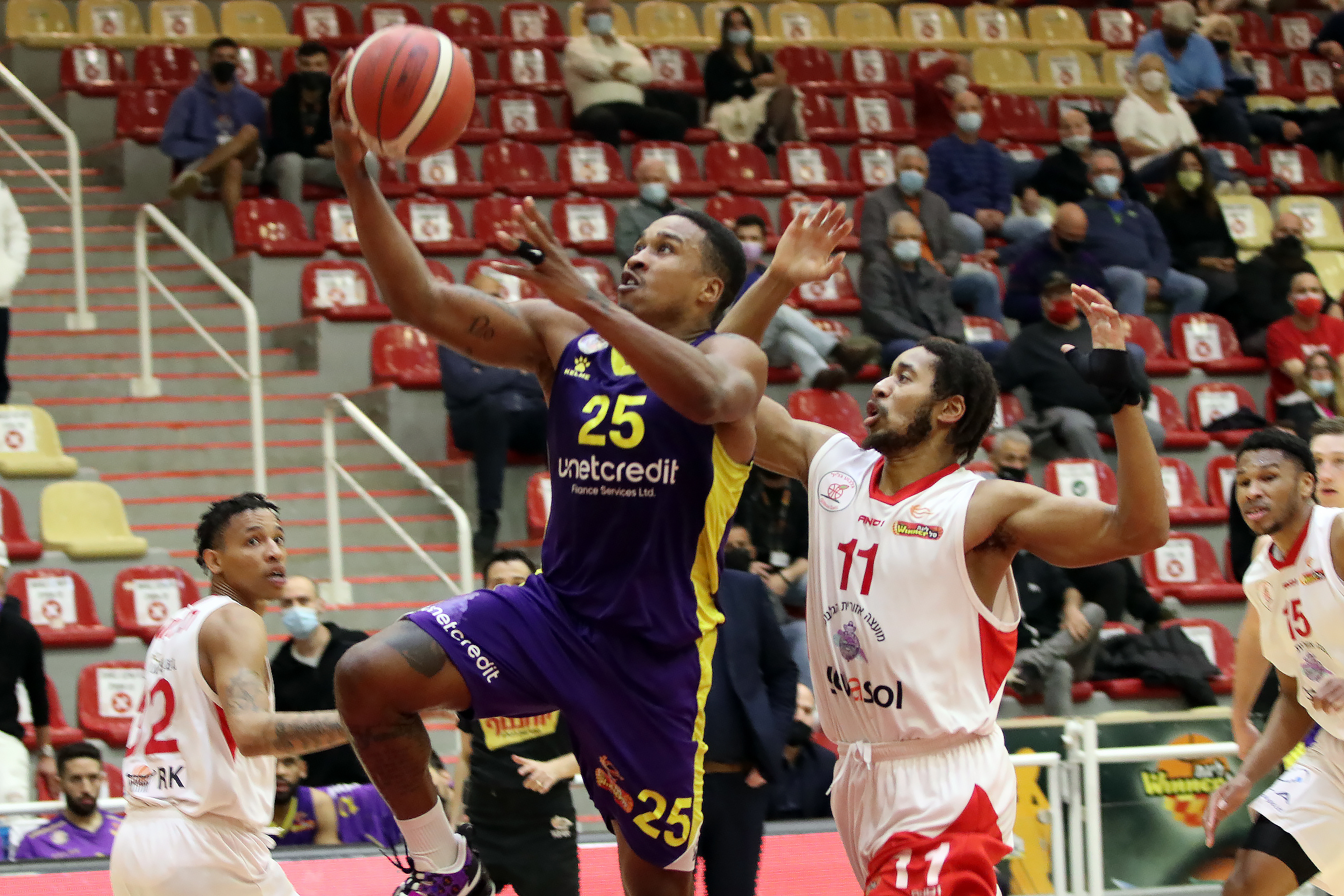 צפו: מגי הוביל את חולון לניצחון חוץ חשוב