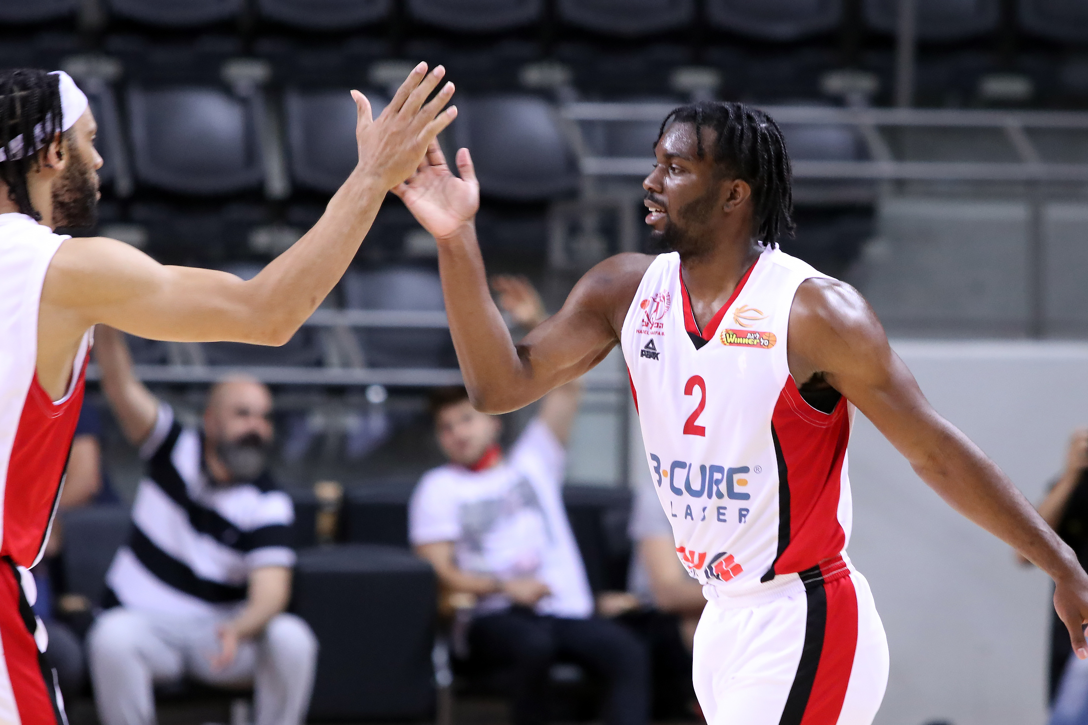 הפועל חיפה טיאטאה את הפועל ירושלים