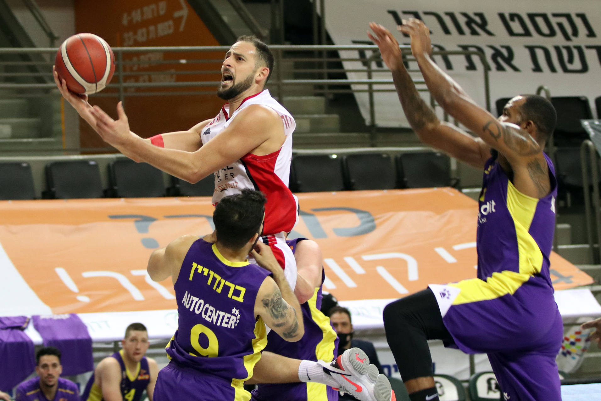 צפו: שמחון נכנס בסטייל ל-100 הגדולים