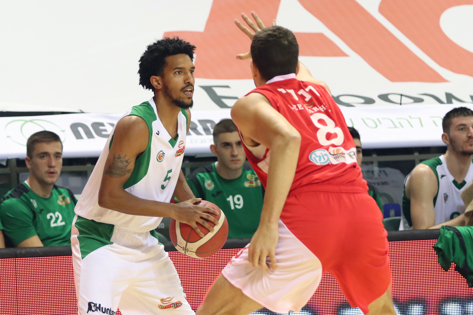 צפו: שיא קליעה חדש למייקל בריסקר