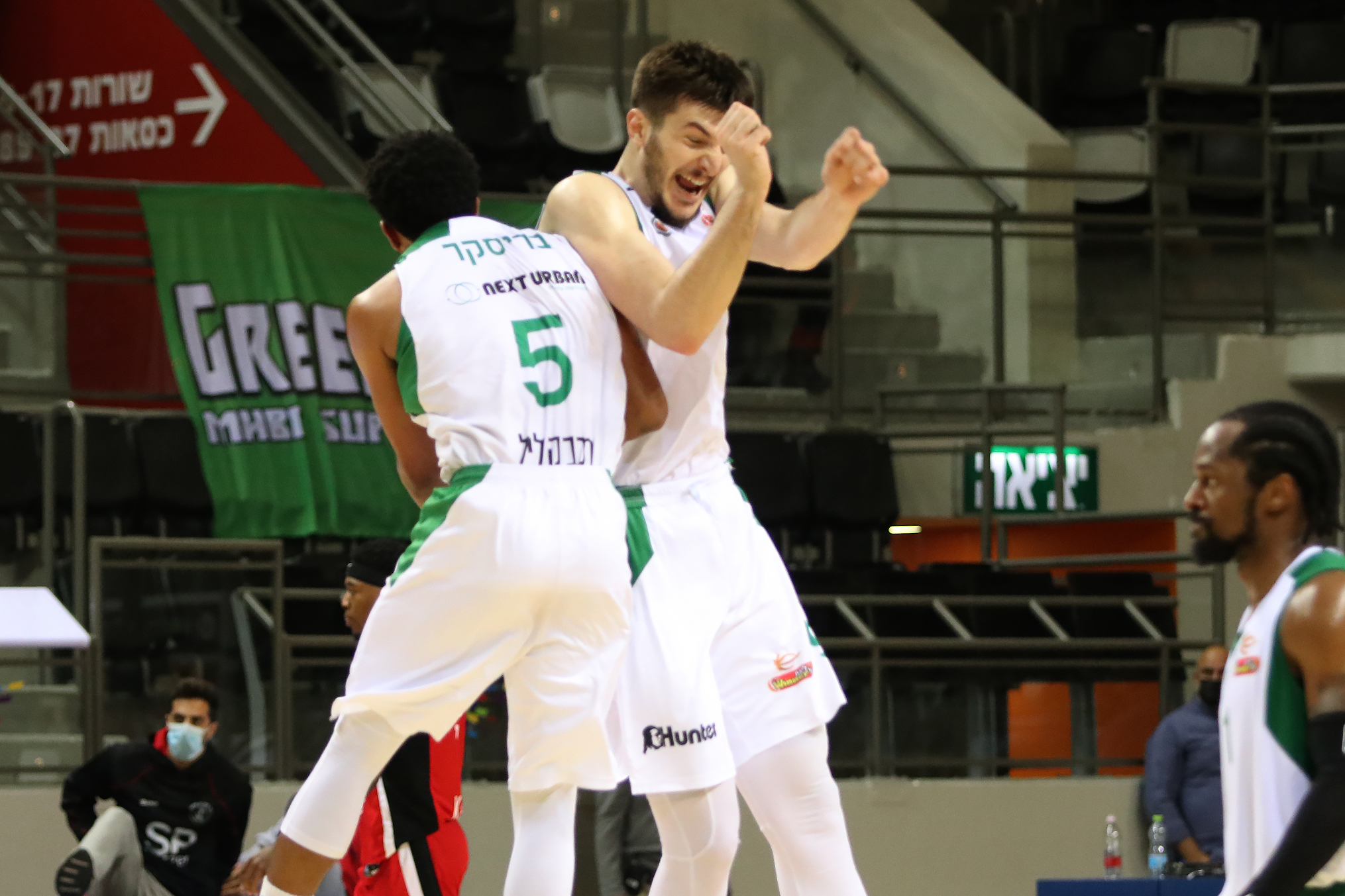 סורקין כיכב, הירוקים השיגו ניצחון יקר