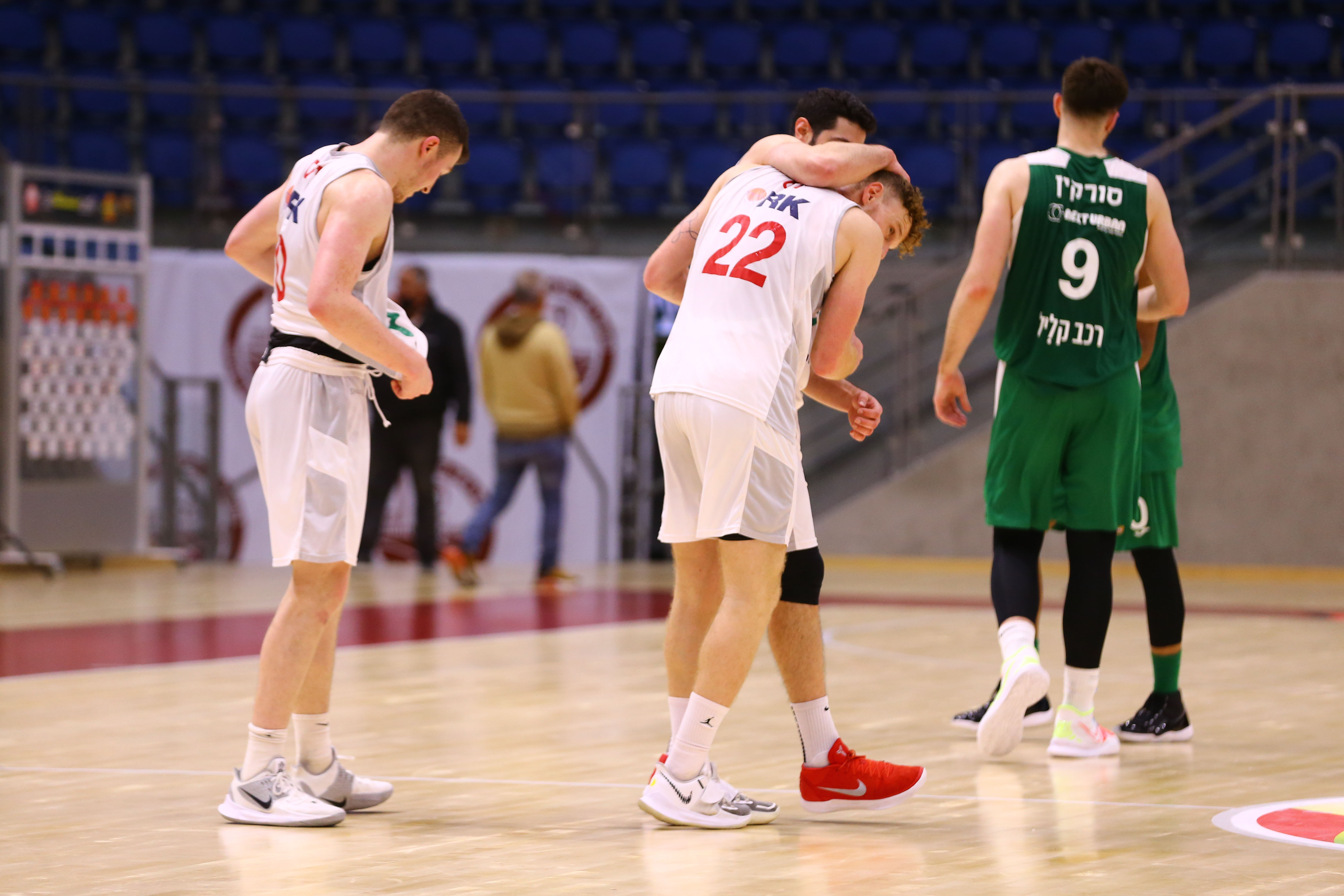 צפו: משחק שיא לעמית זיס בקונכיה