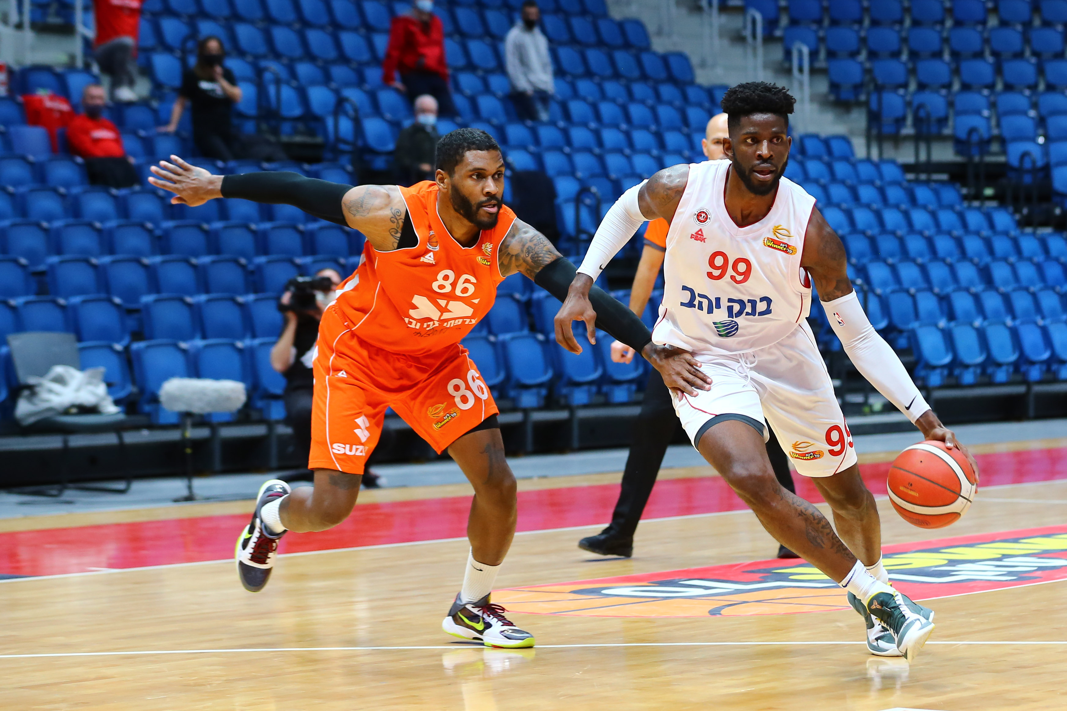 מהבירה לעיר היין: ג'אמיל ווילסון כתום