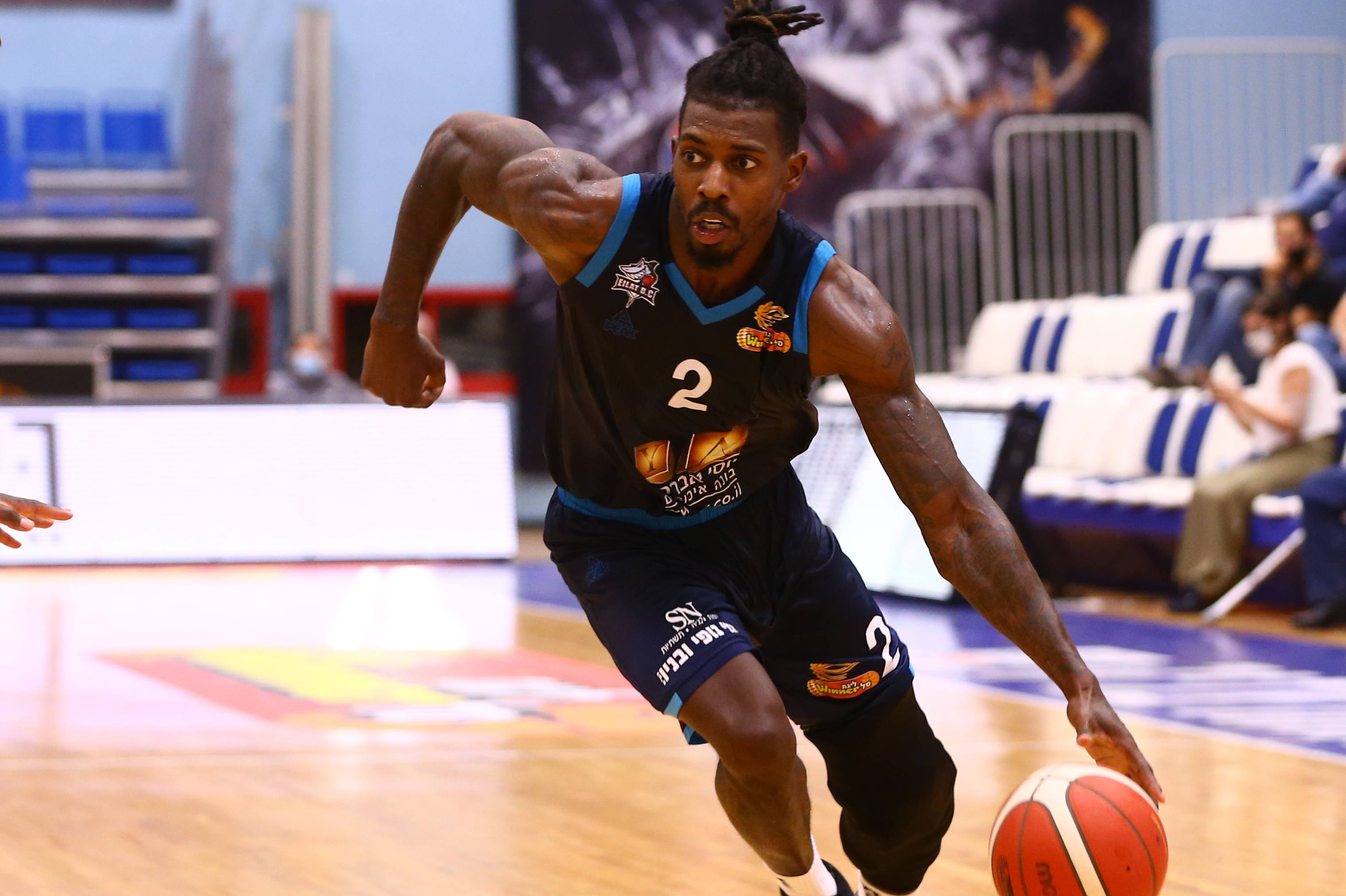 צפו: שני פוסטרים בפסגת המצעד השבועי