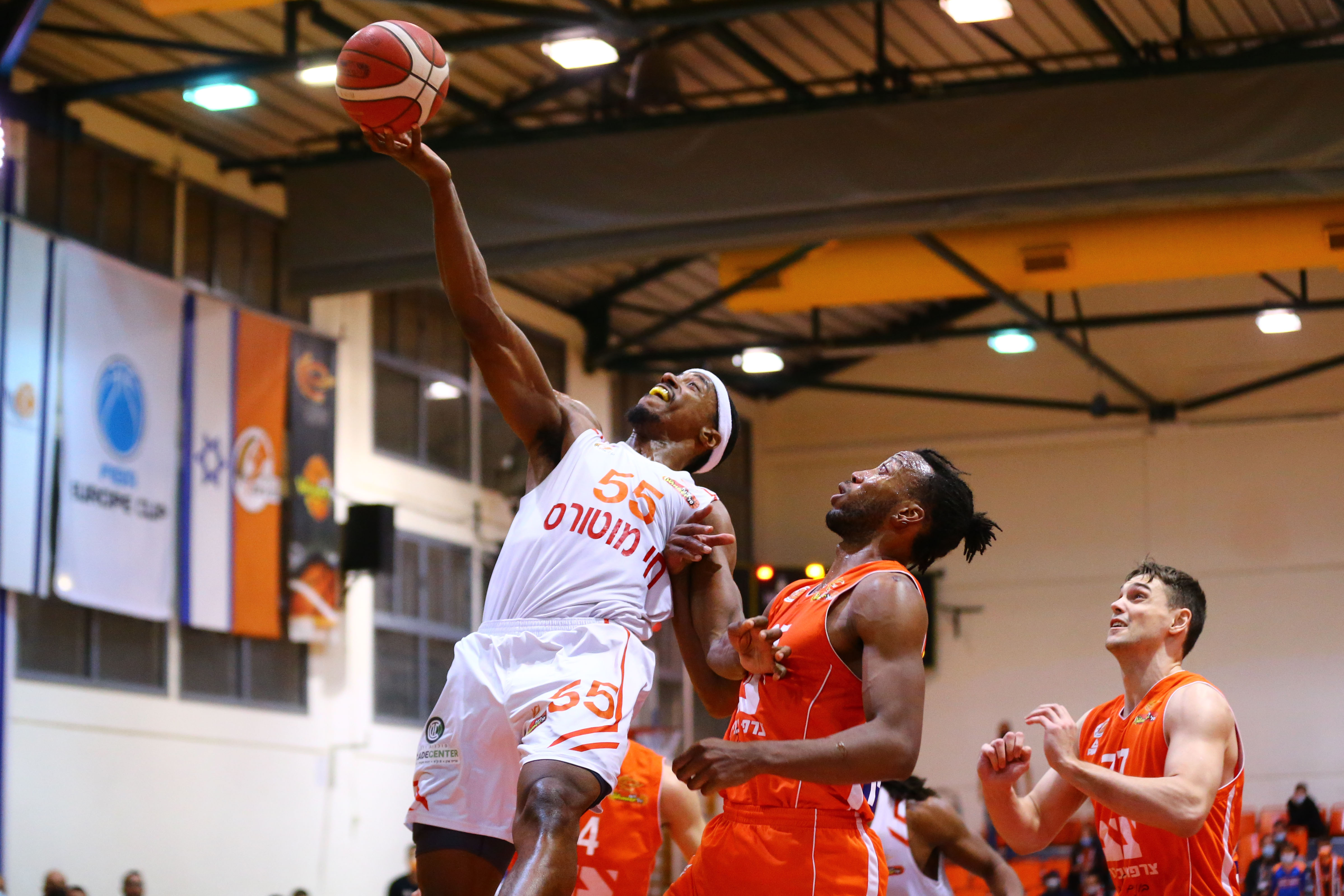 צפו: דאבל-דאבל נפלא לג'רום מיינסי