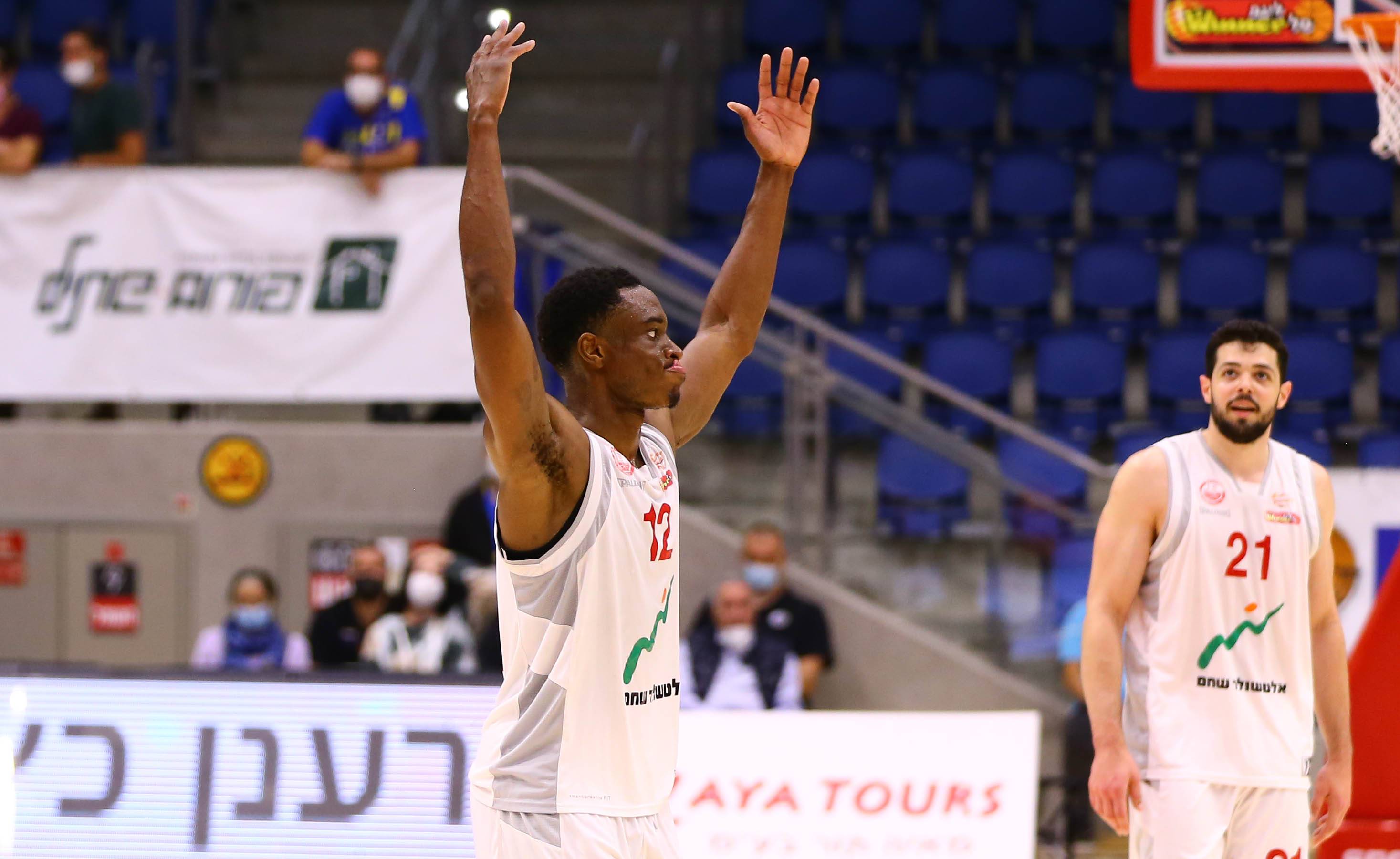 צפו: ערב בלתי נשכח לקיילב אגאדה