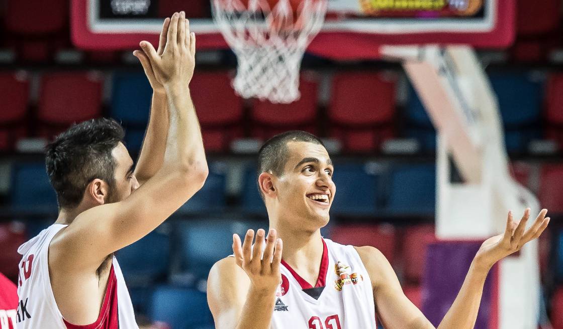 צפו: הצגה ראשונה לצמד טימור את מדר