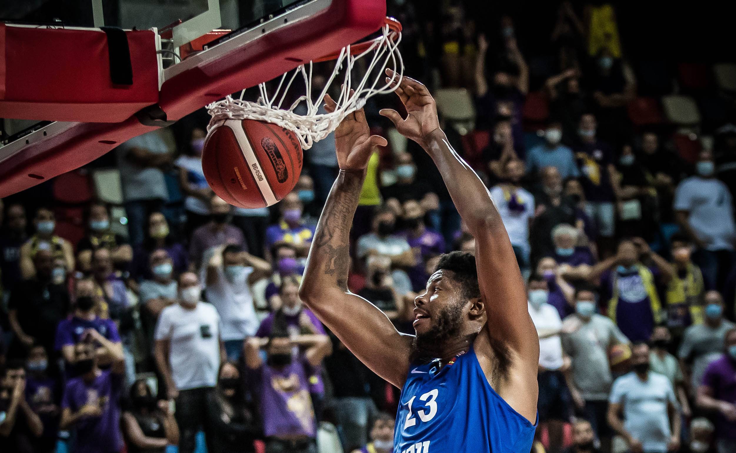 צפו: המופע האווירי של ג'סטין פאטון